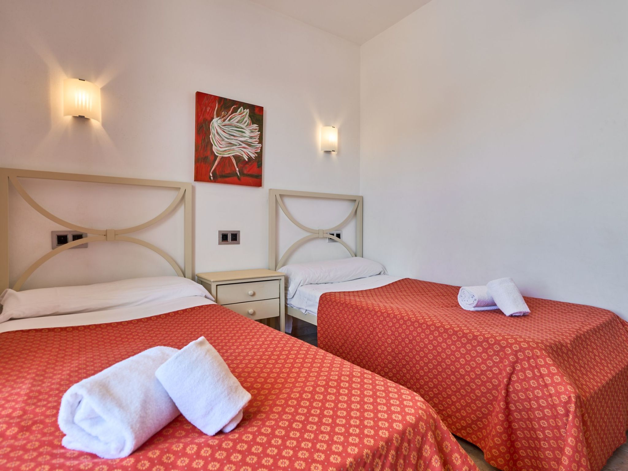 Cala Dia-Image-tags.info