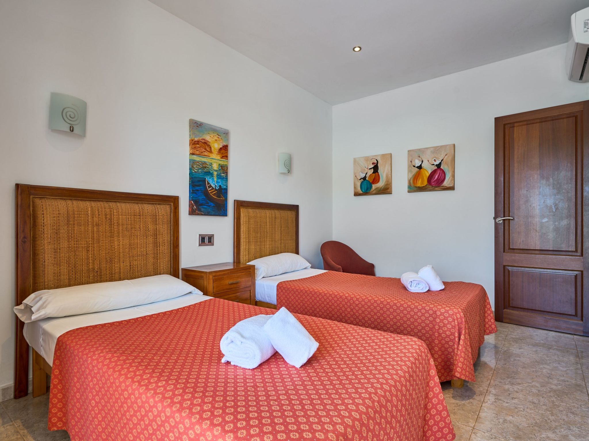 Cala Dia-Image-tags.info