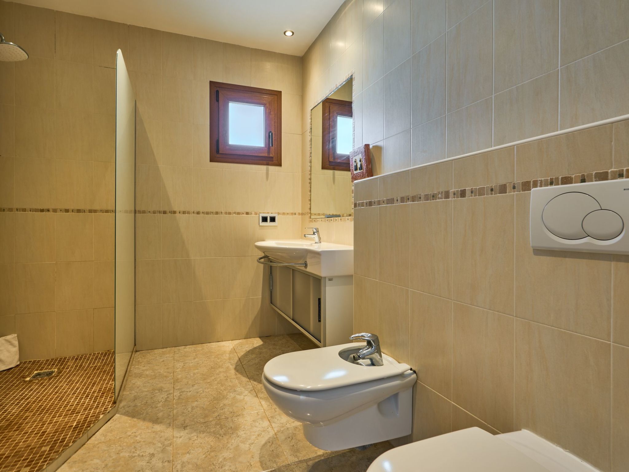 Cala Dia-Image-tags.info