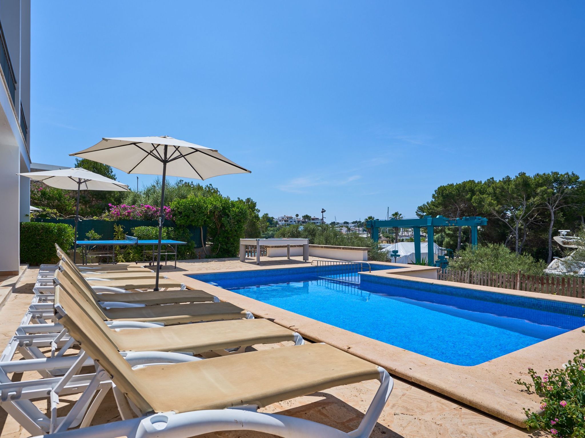 Cala Dia-Image-tags.info