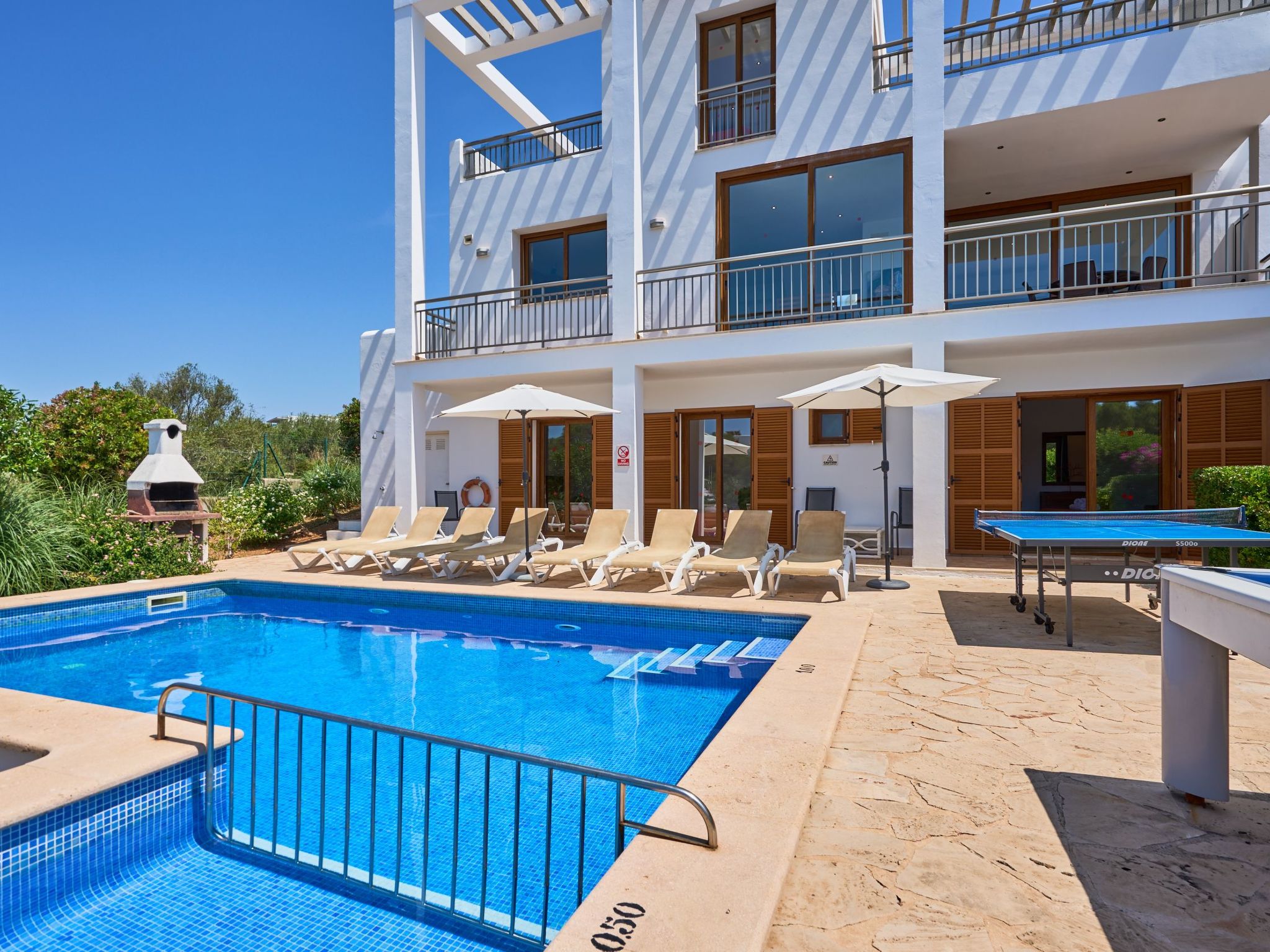 Cala Dia-Image-tags.info