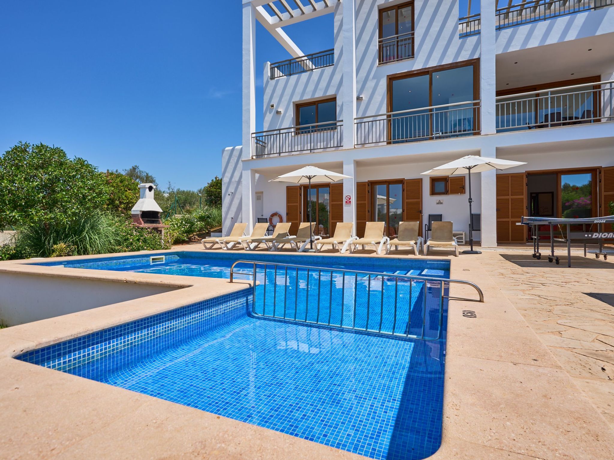 Cala Dia-Image-tags.info