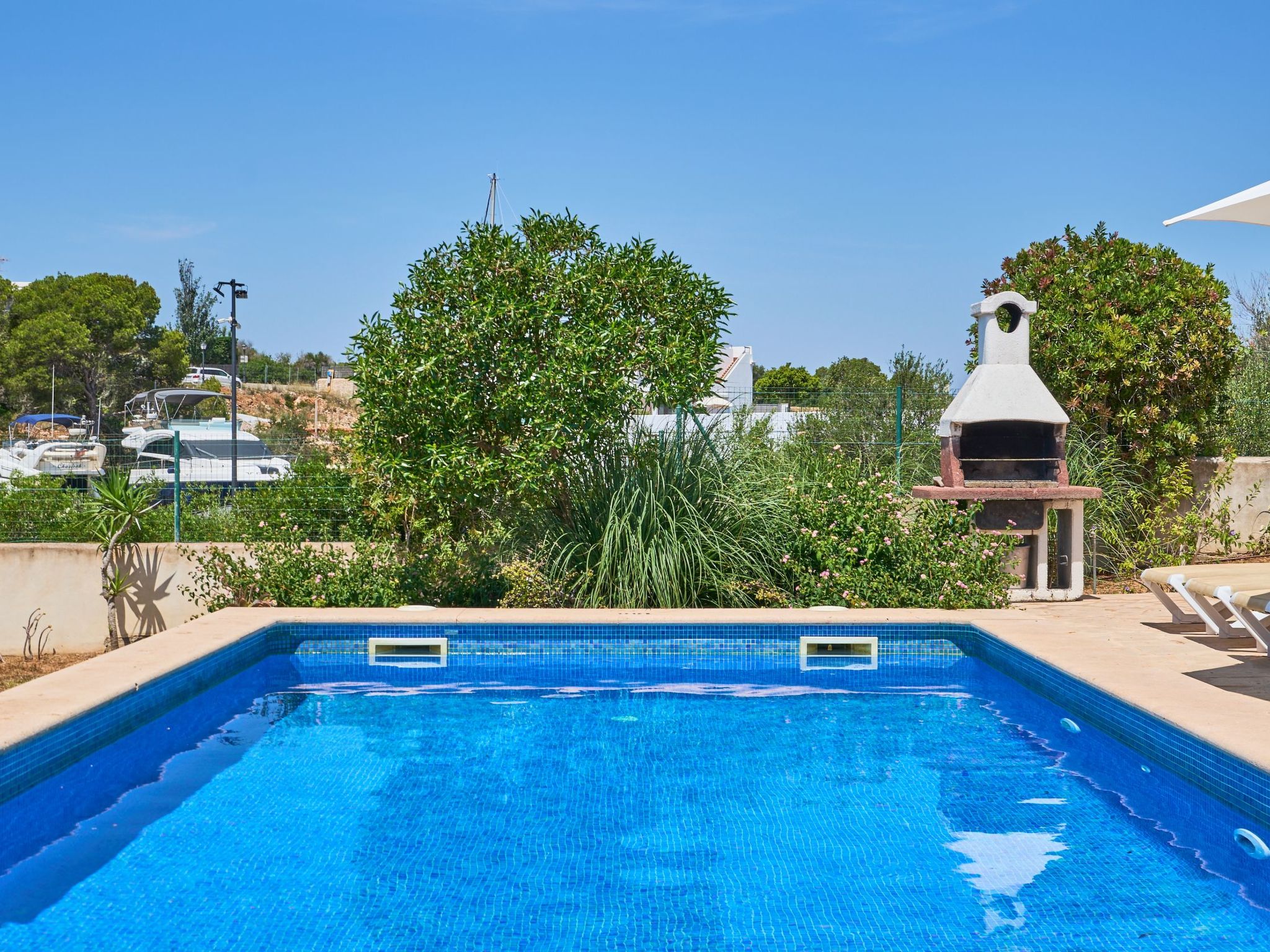 Cala Dia-Image-tags.info