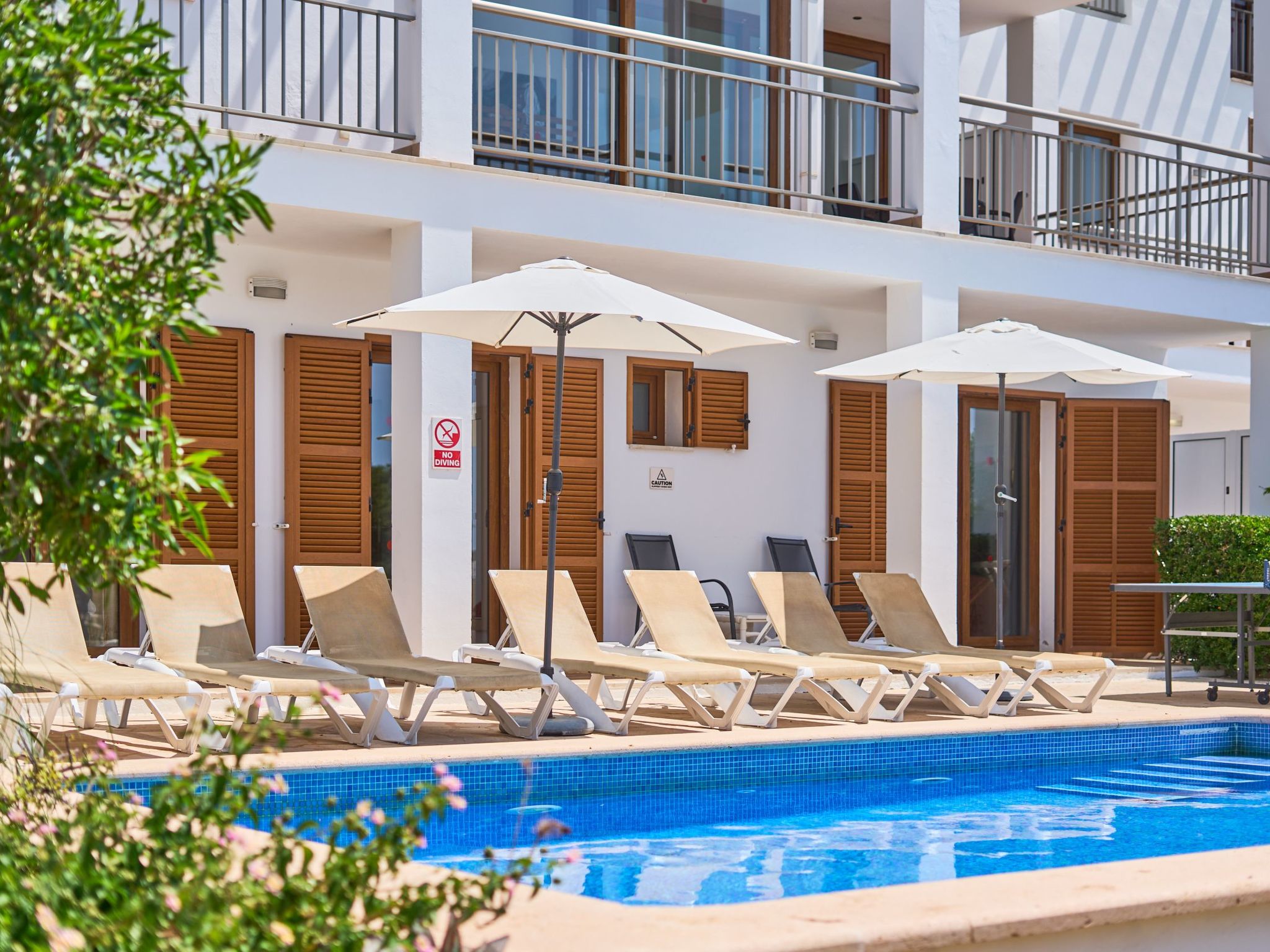 Cala Dia-Image-tags.info