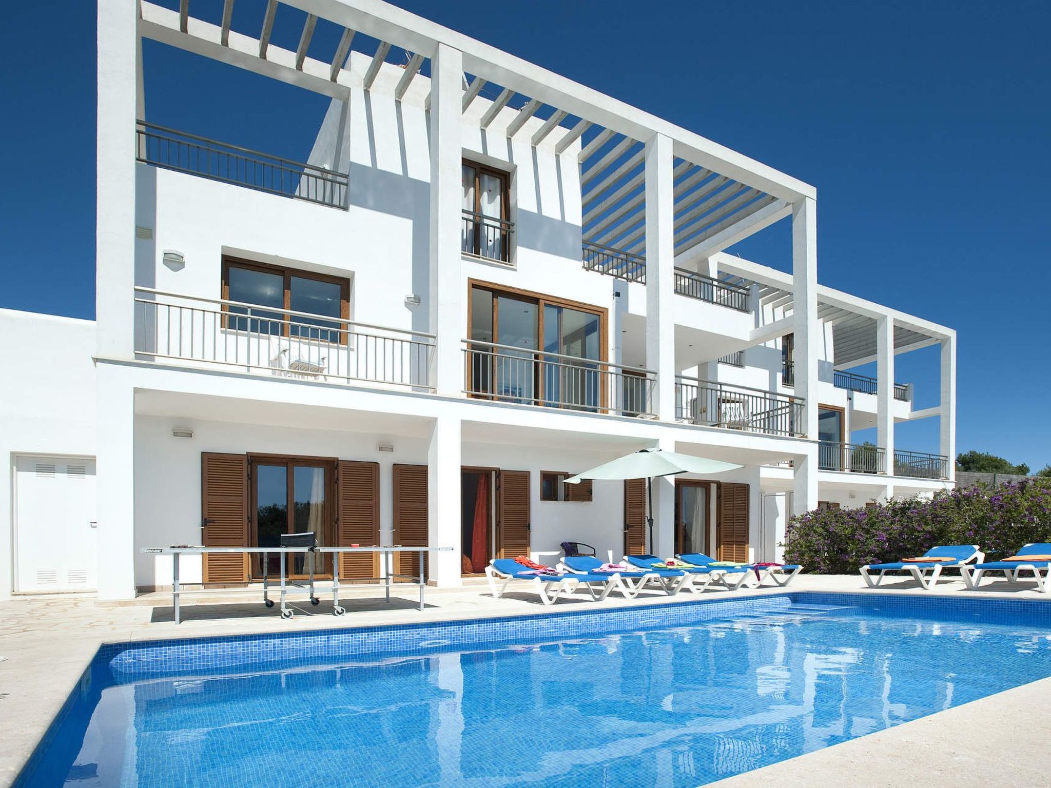 Cala Dia-Image-tags.info