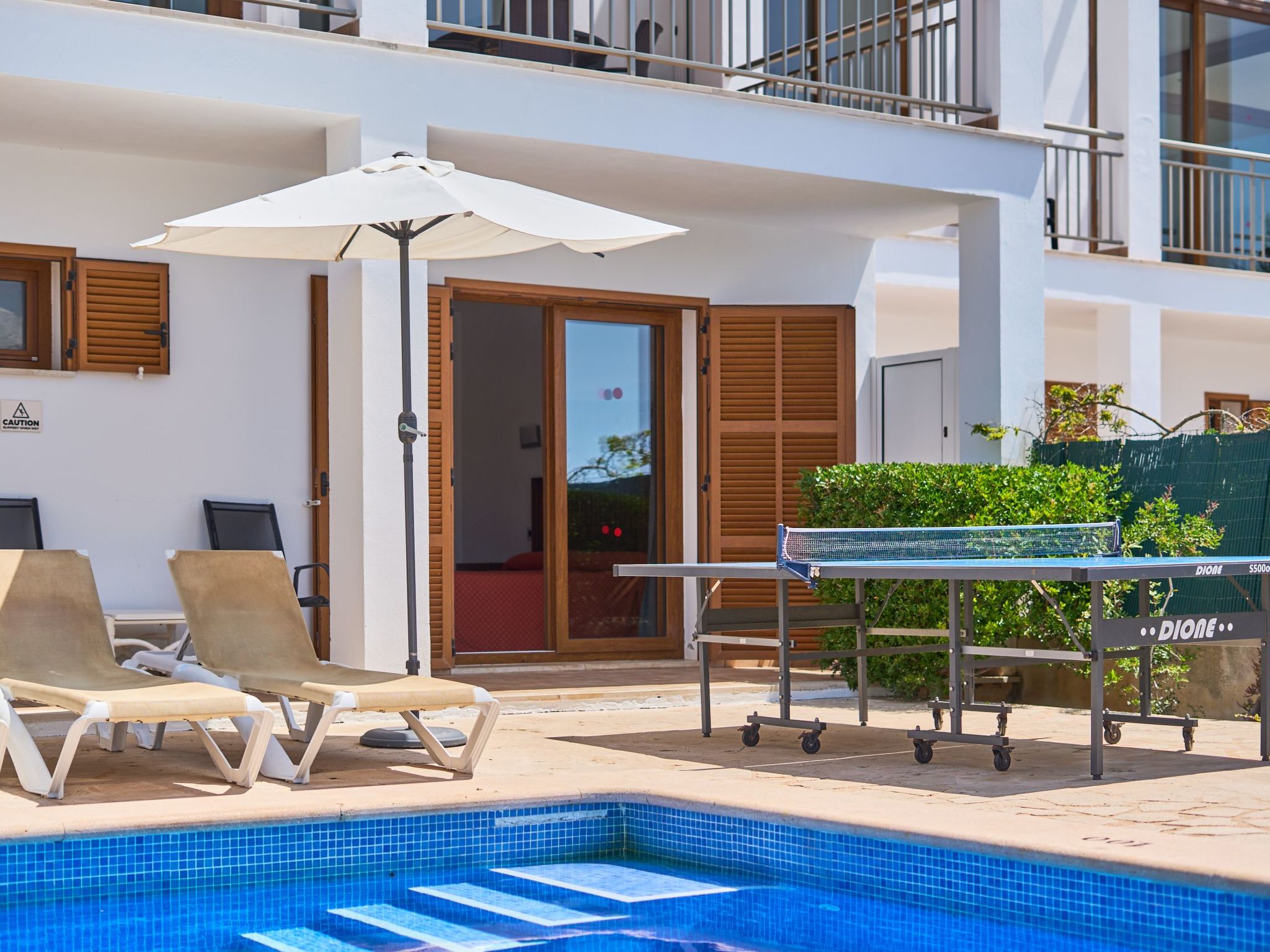 Cala Dia-Image-tags.info