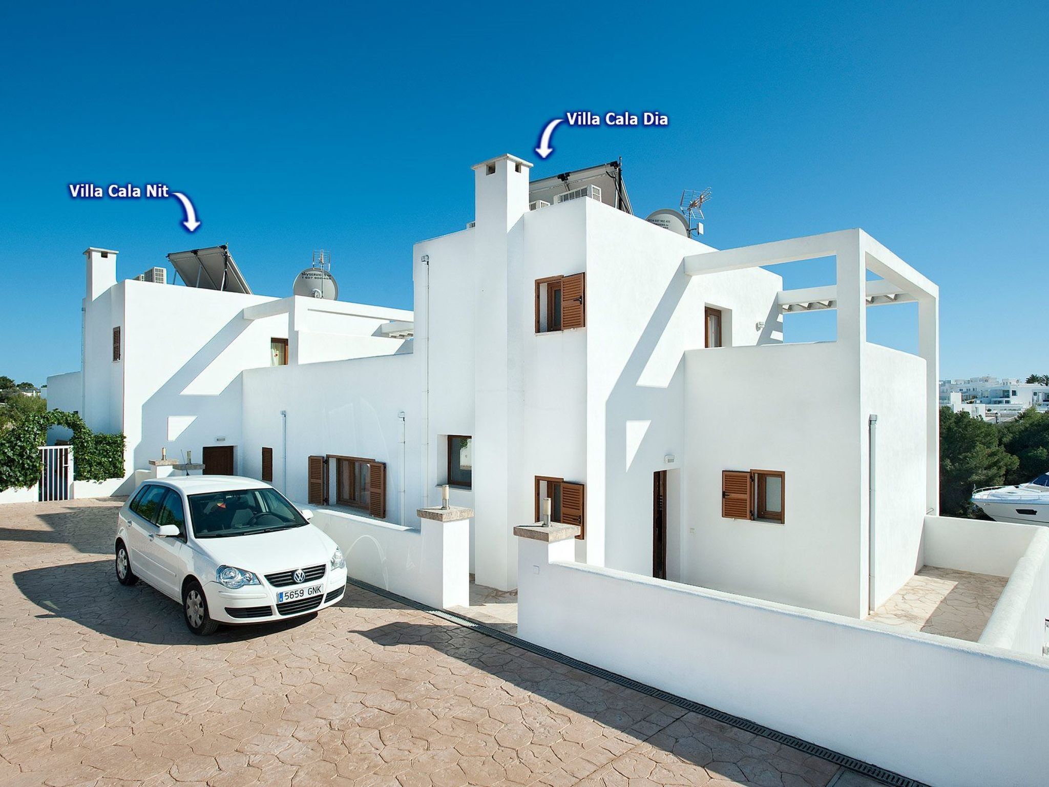 Cala Dia-Image-tags.info