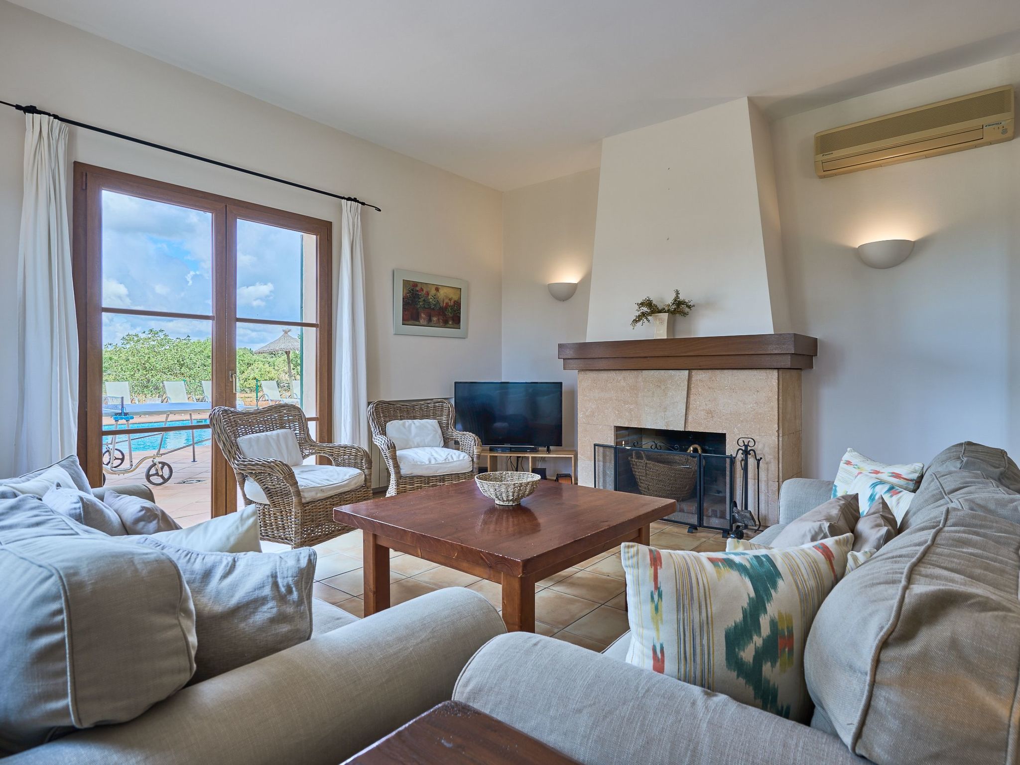 Fandango-Image-tags.info