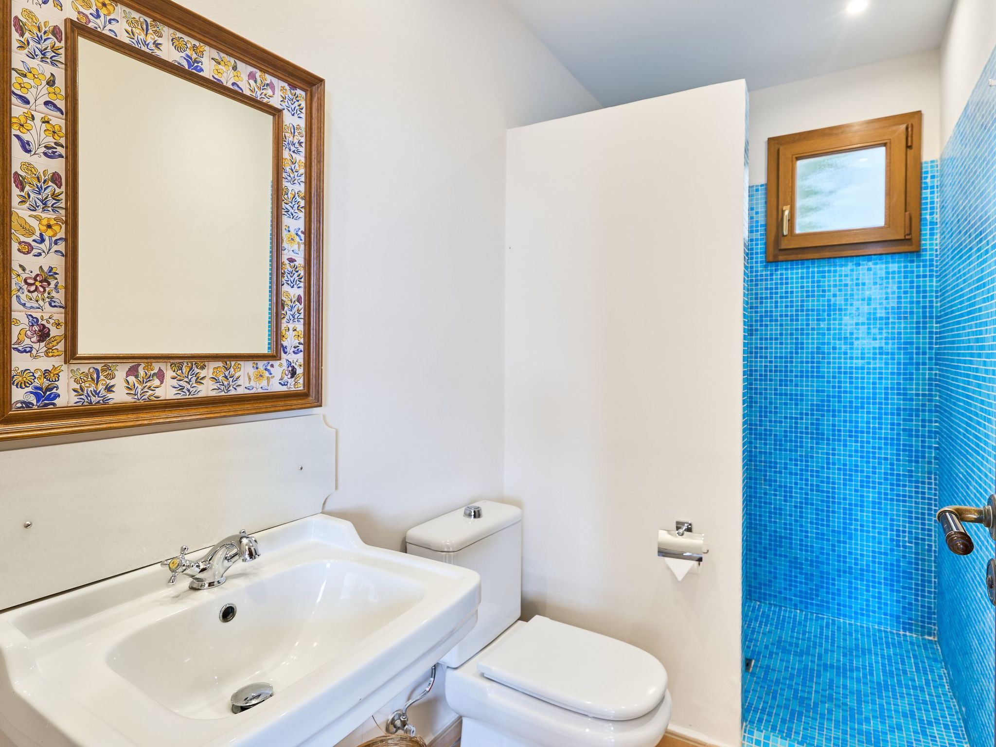 Fandango-Image-tags.info