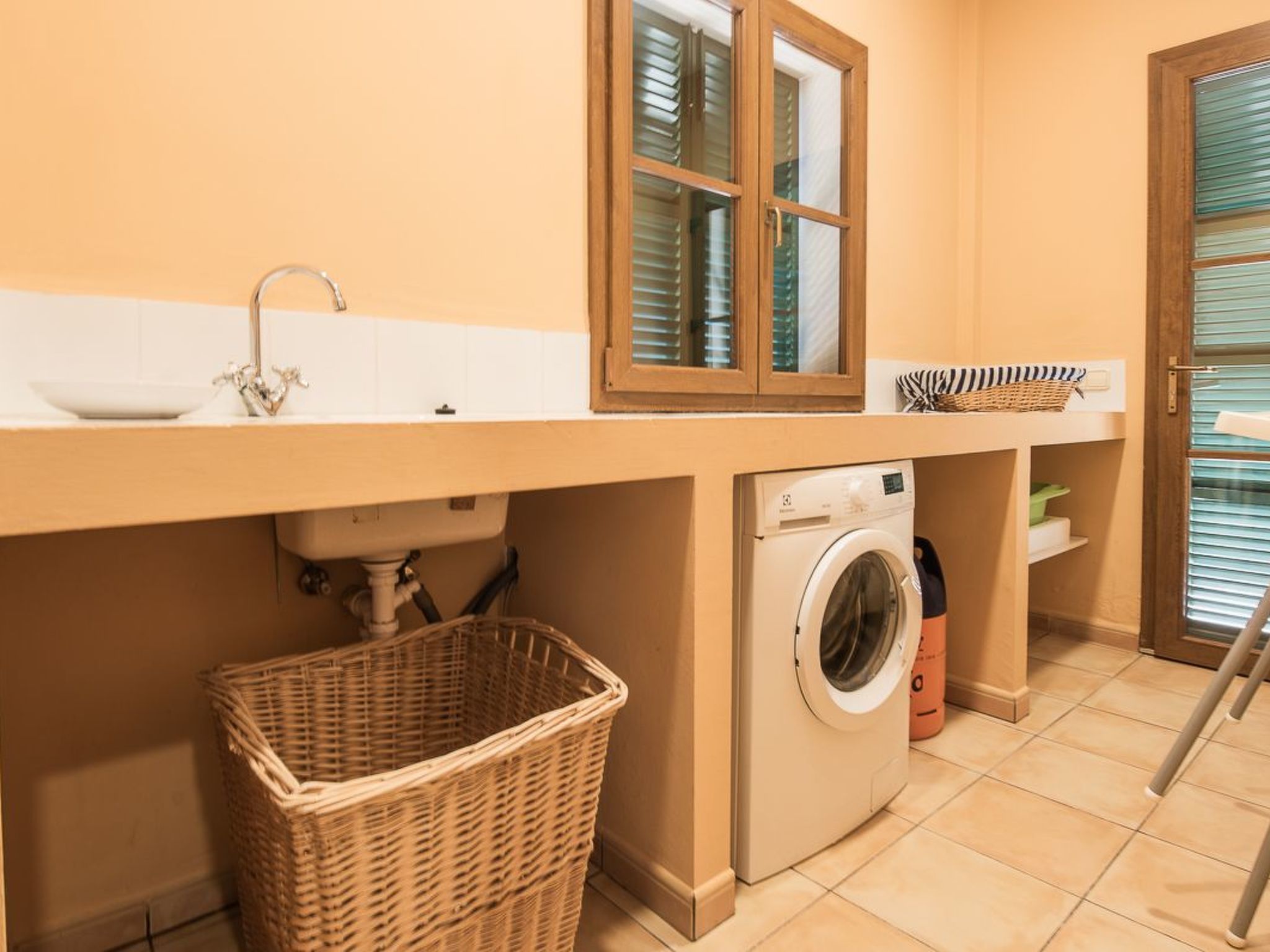 Fandango-Image-tags.info