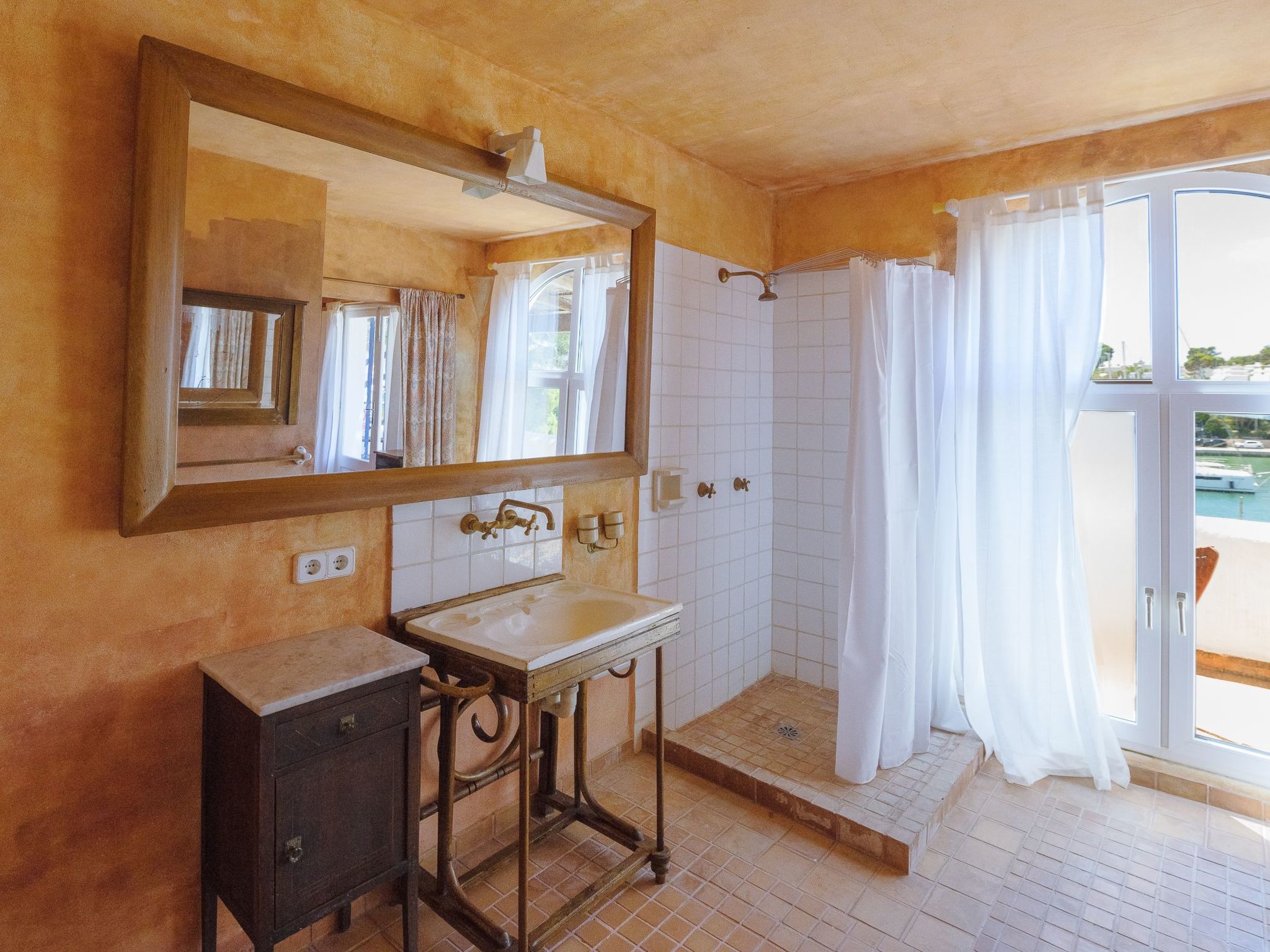 Almar-Image-tags.info