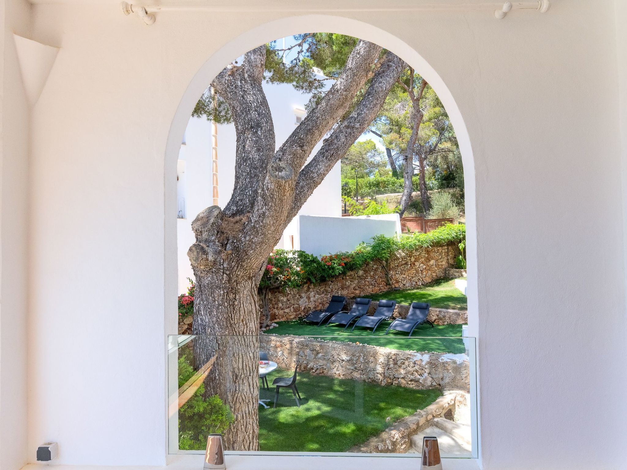 Almar-Image-tags.info