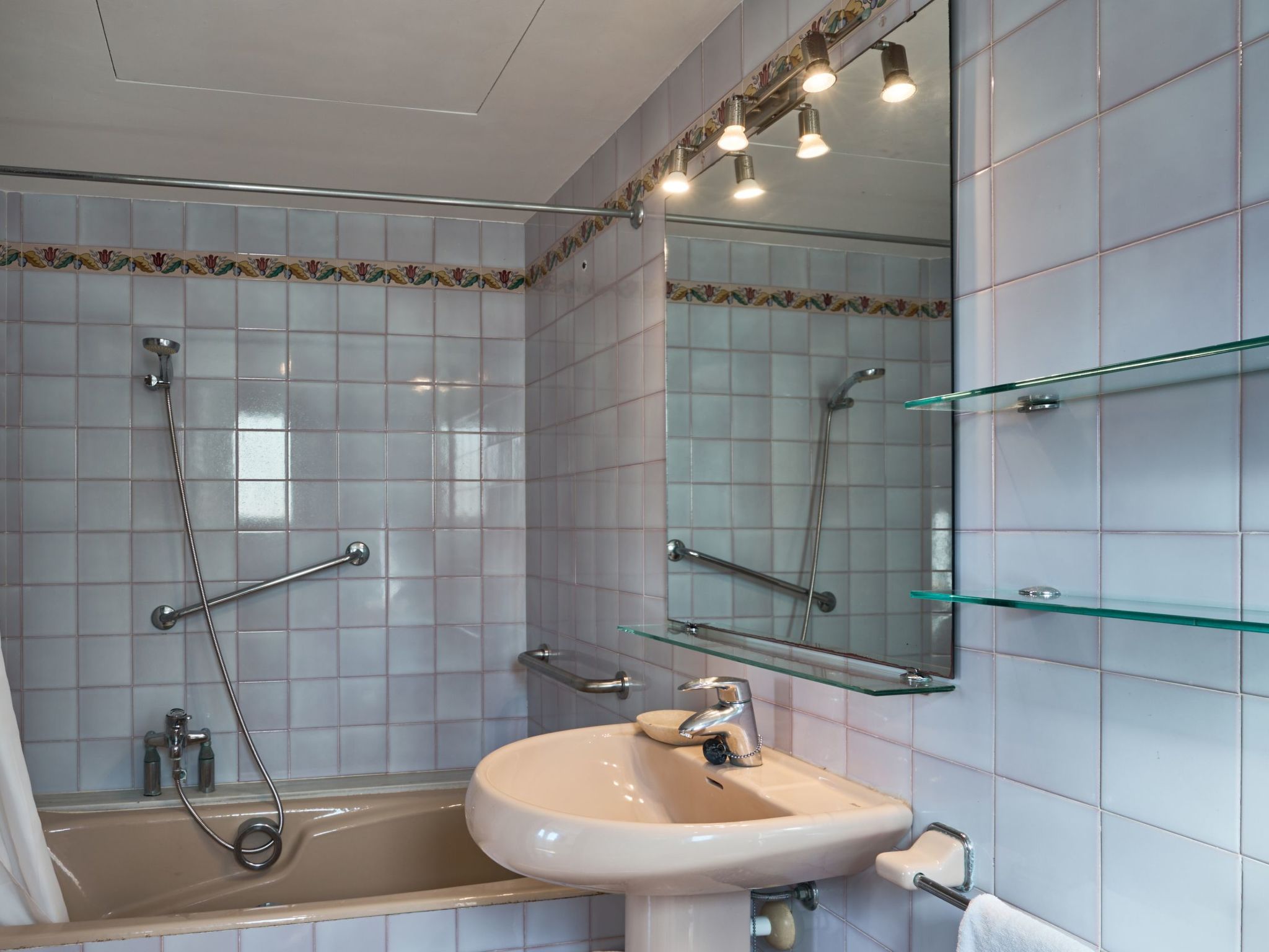 Ramina-Image-tags.info