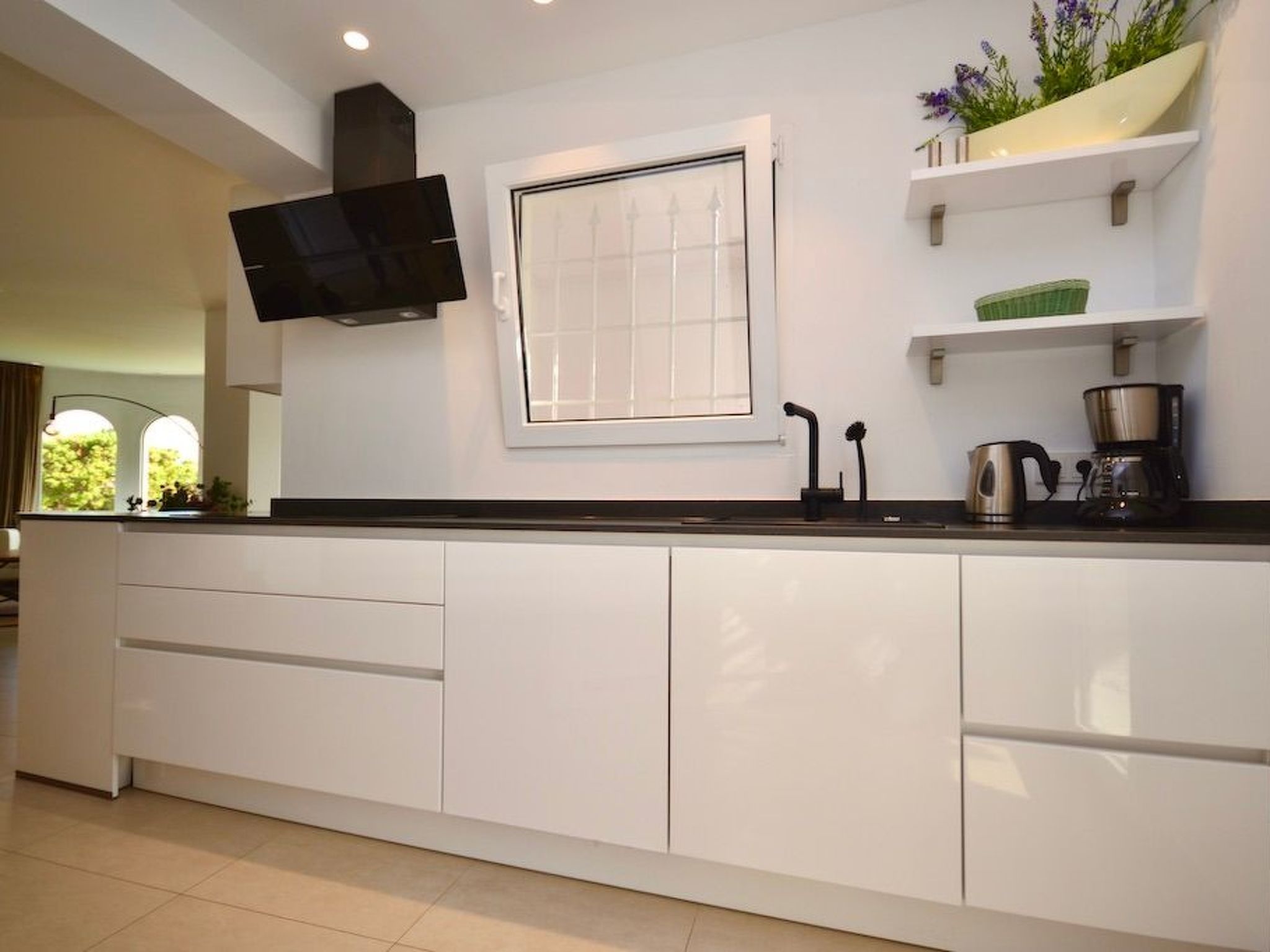 Esmeralda-Image-tags.info