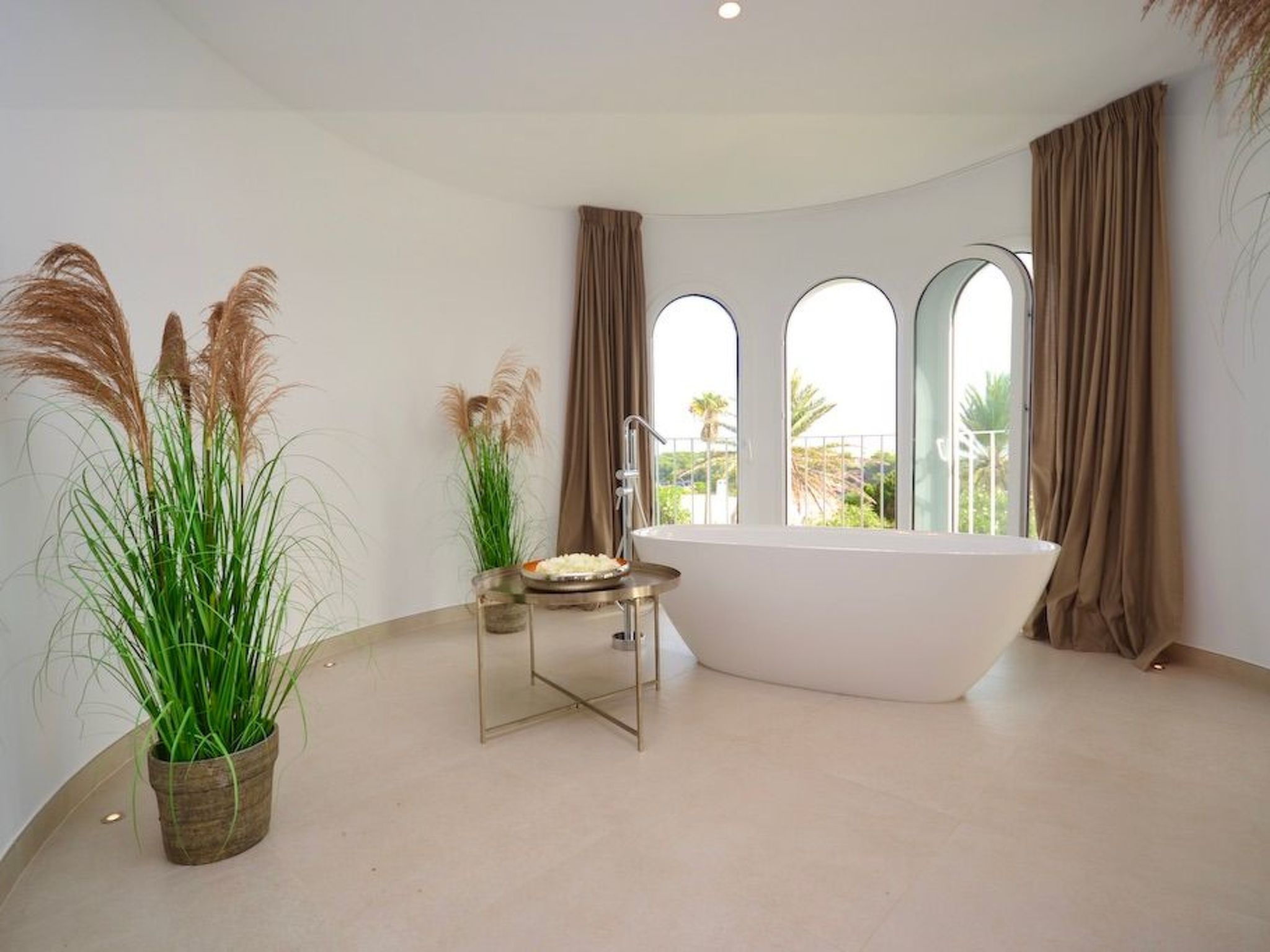 Esmeralda-Image-tags.info