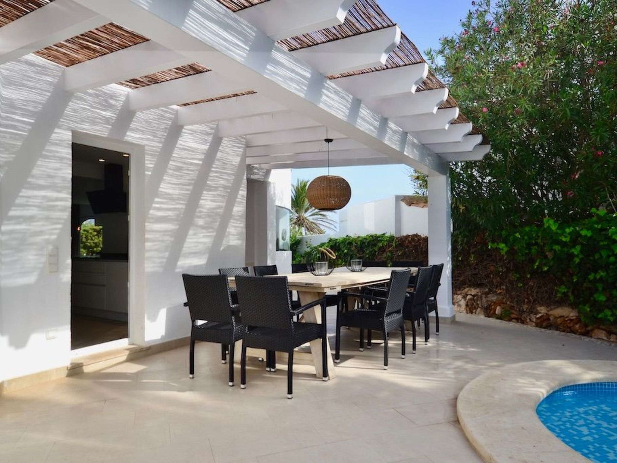 Esmeralda-Image-tags.info