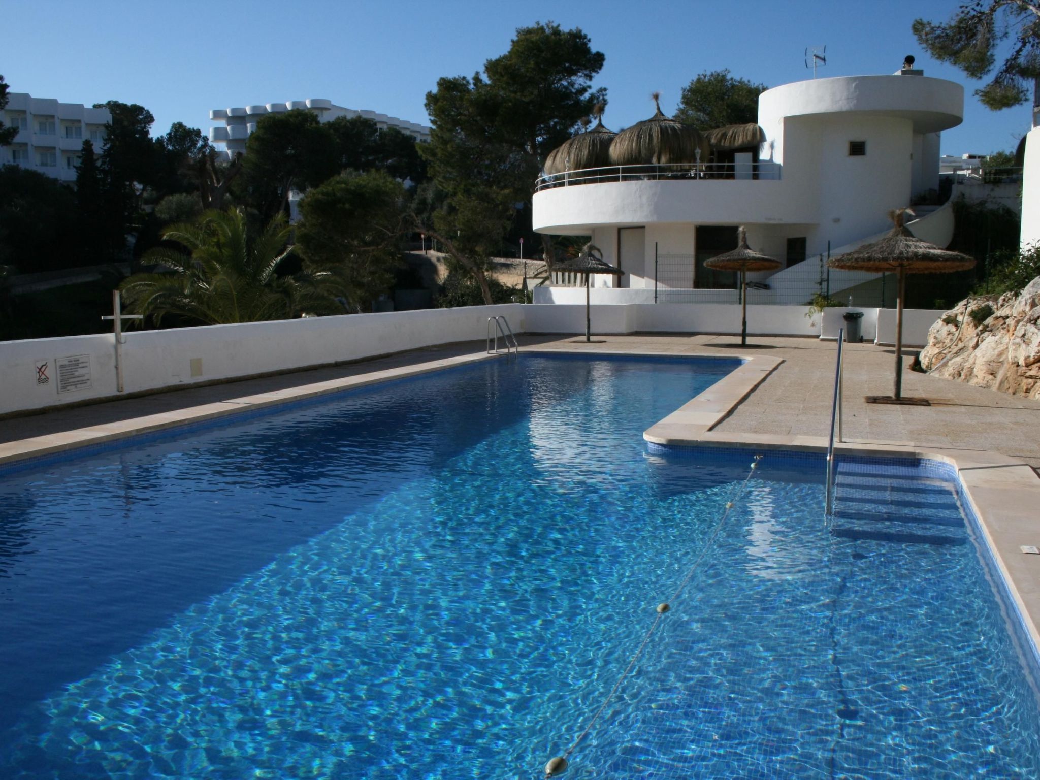 Photo of Wohnung in Cala D'or mit gemeinsamem Pool, Terrasse und Garten