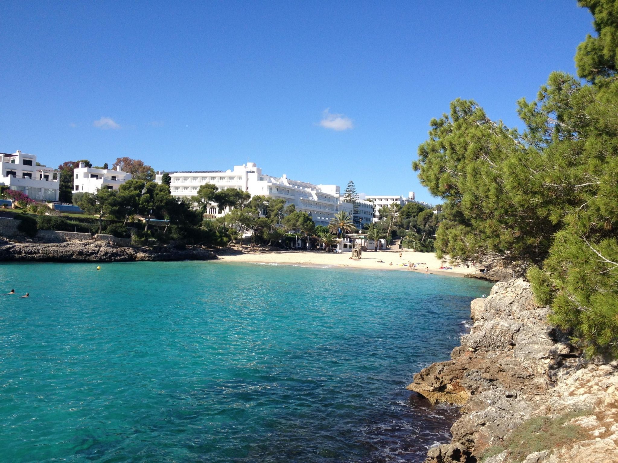 Photo of Wohnung in Cala D'or mit gemeinsamem Pool, Terrasse und Garten