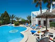 Villa Hortet: luxe strandvilla met privézwembad in hartje Cala d'Or - thumbnail 1