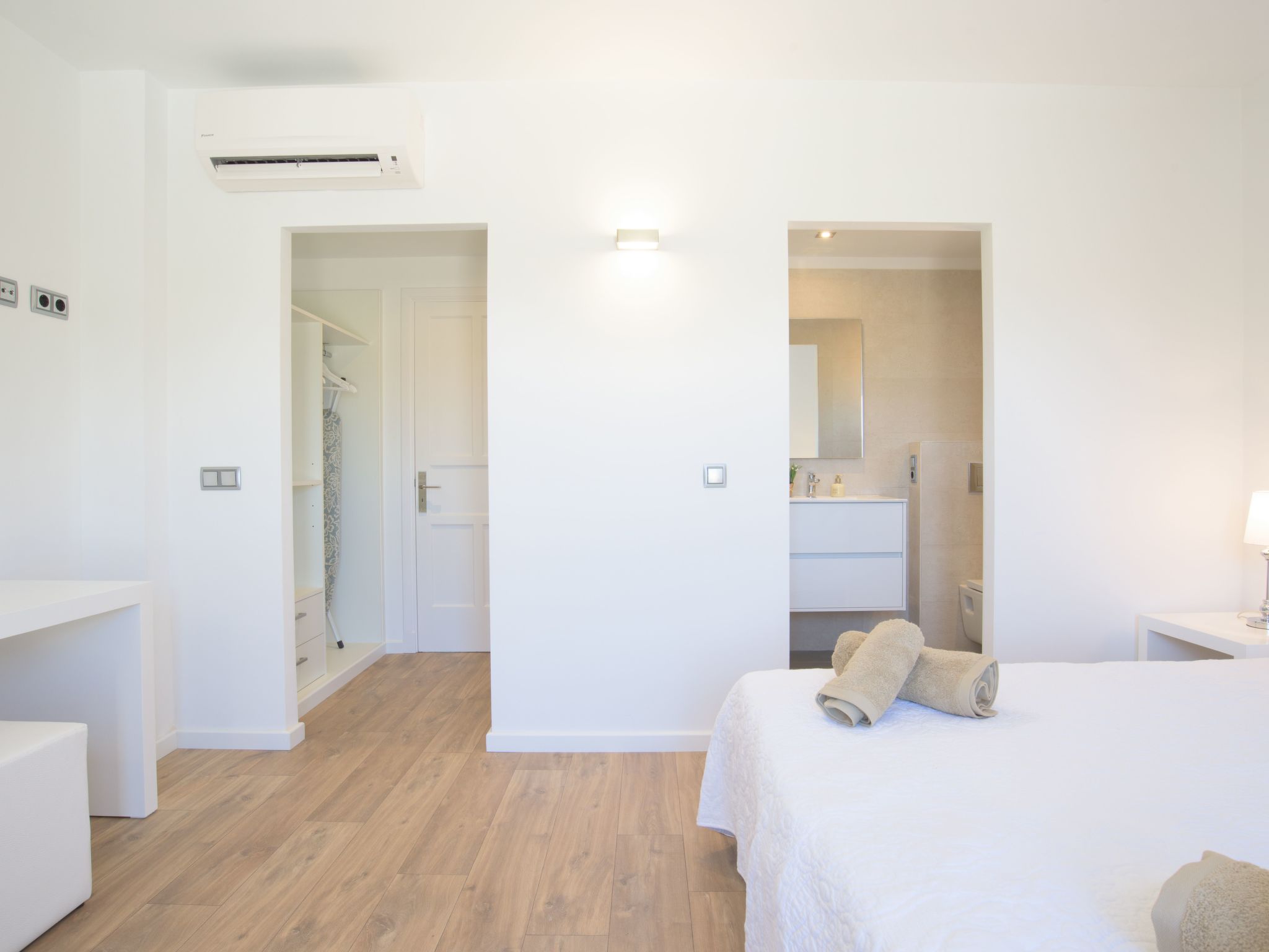 Batlet-Image-tags.info