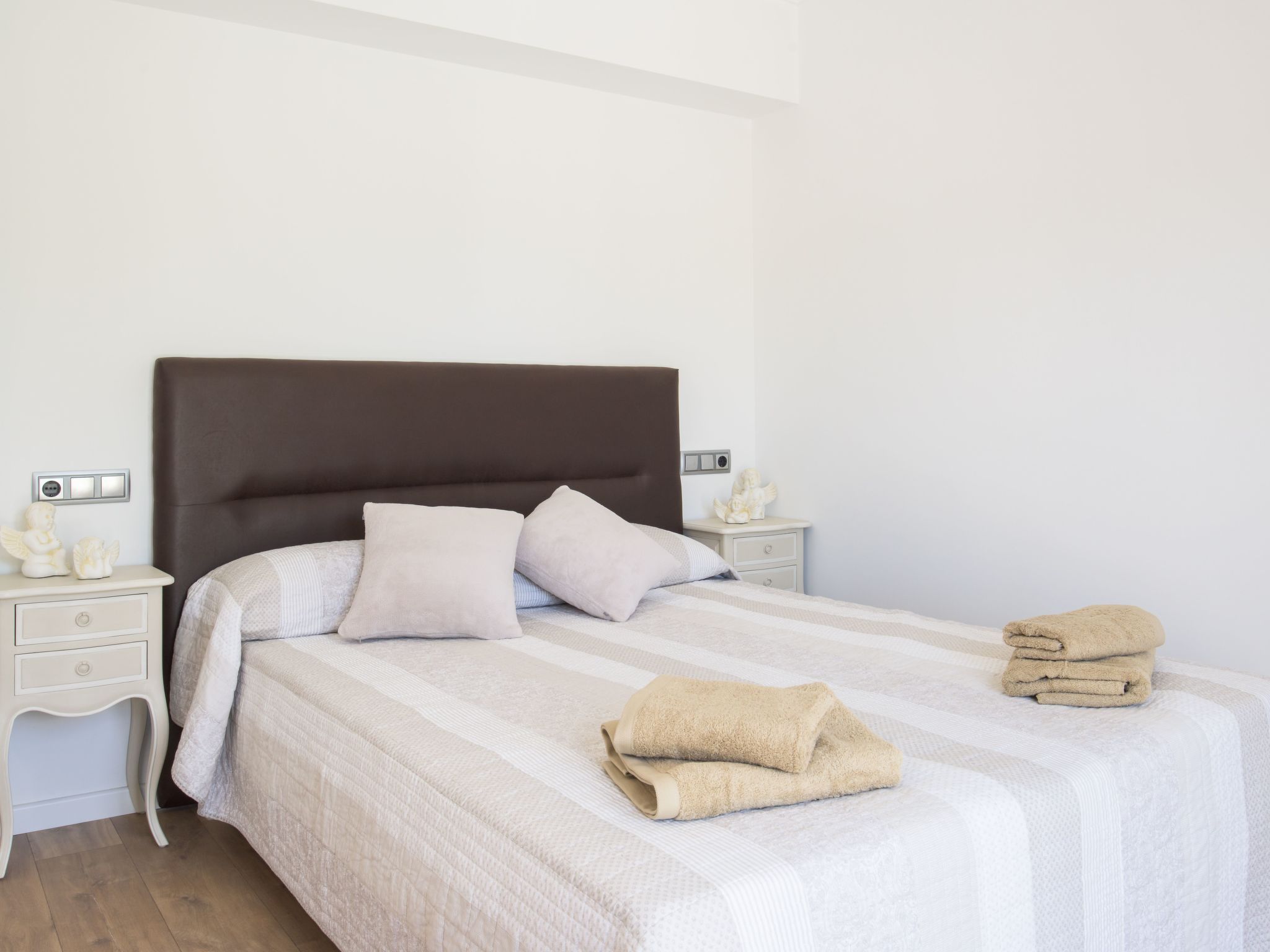 Batlet-Image-tags.info