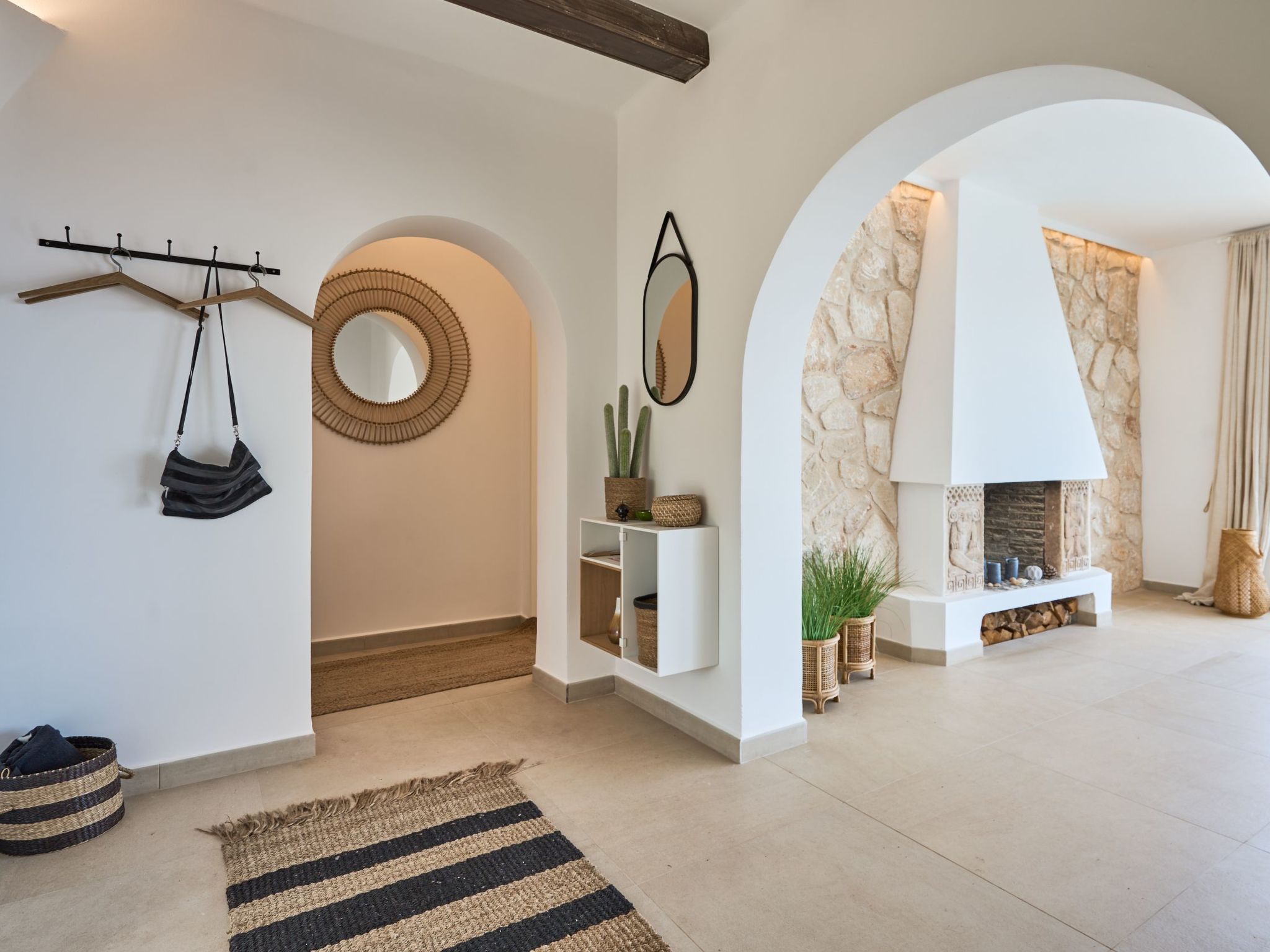 Lago-Image-tags.info