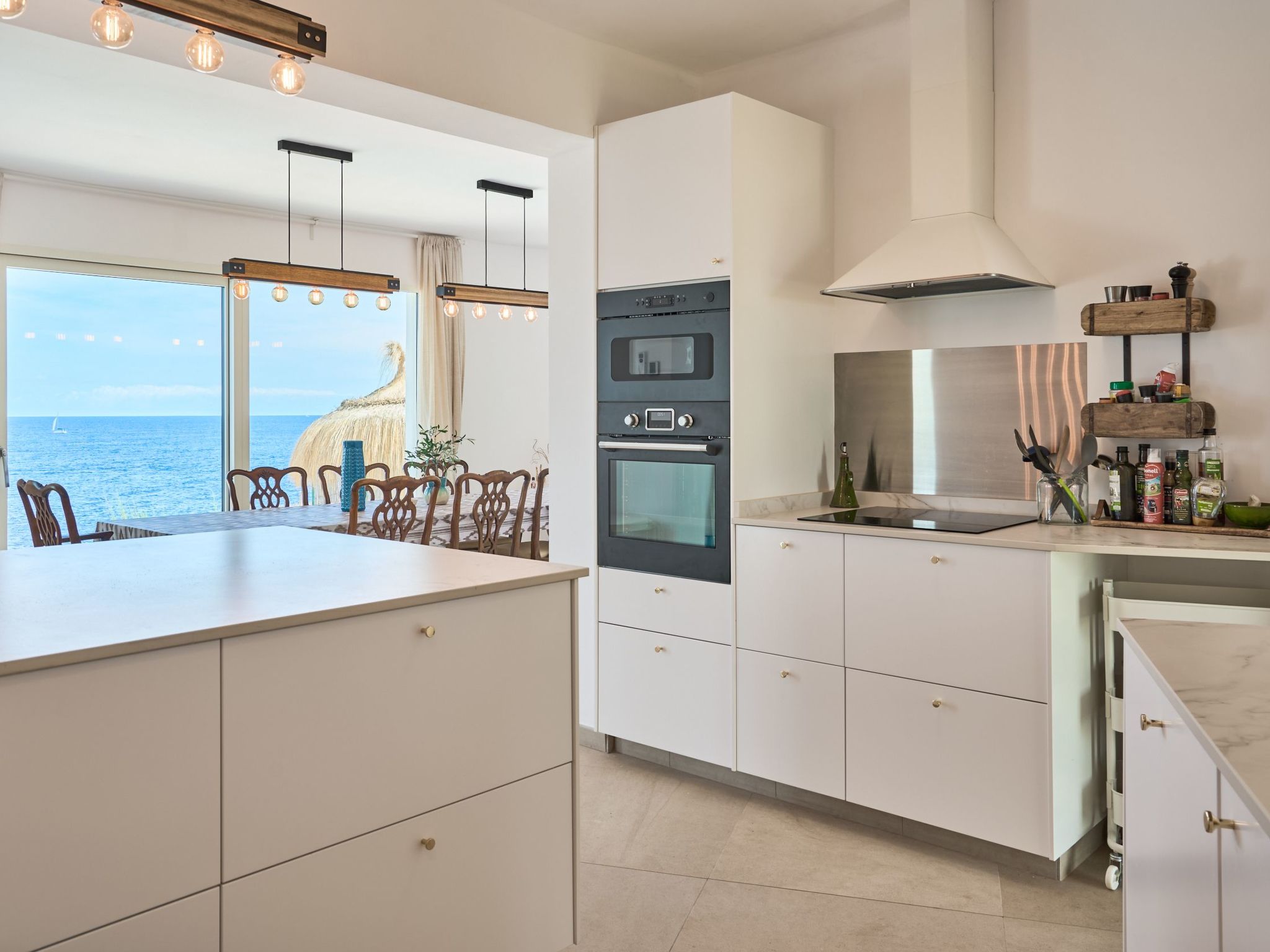 Lago-Image-tags.info