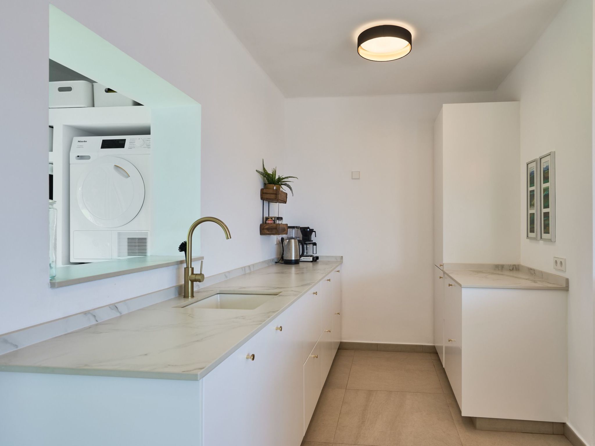 Lago-Image-tags.info