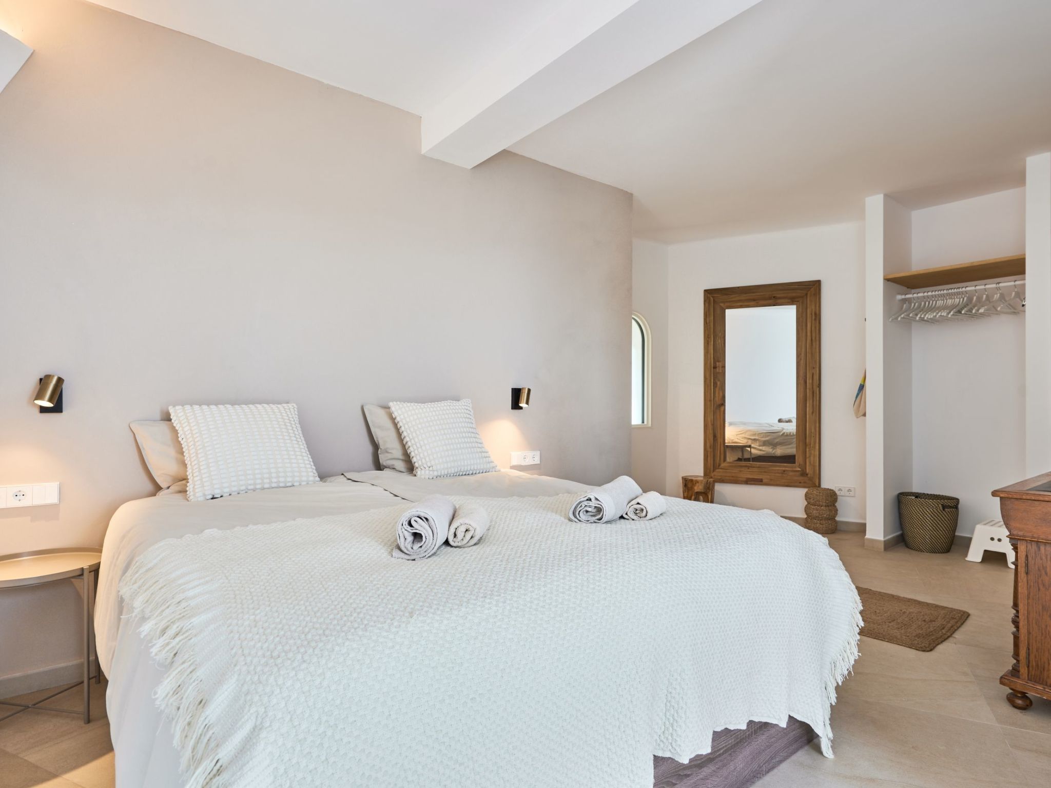 Lago-Image-tags.info