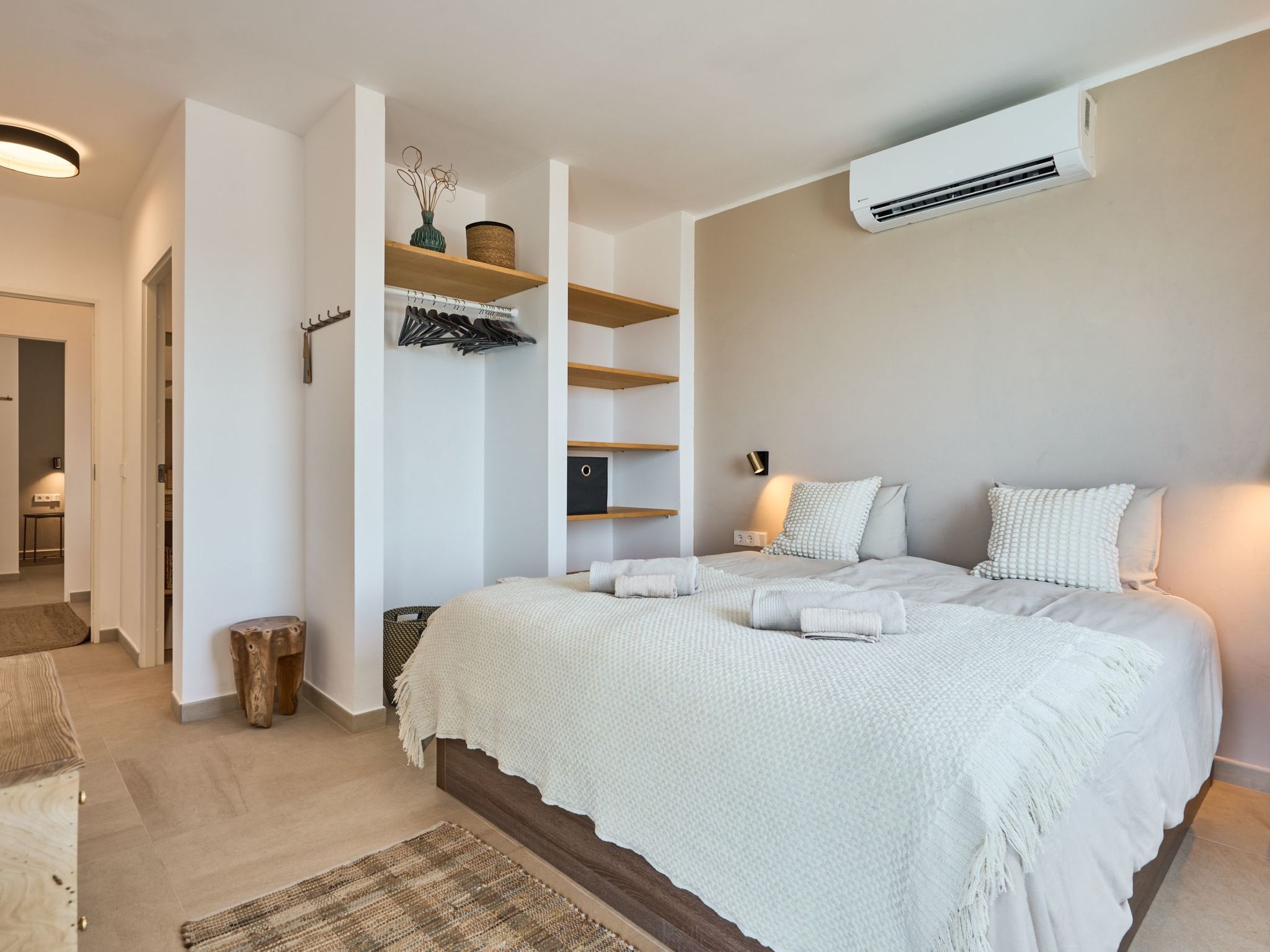 Lago-Image-tags.info