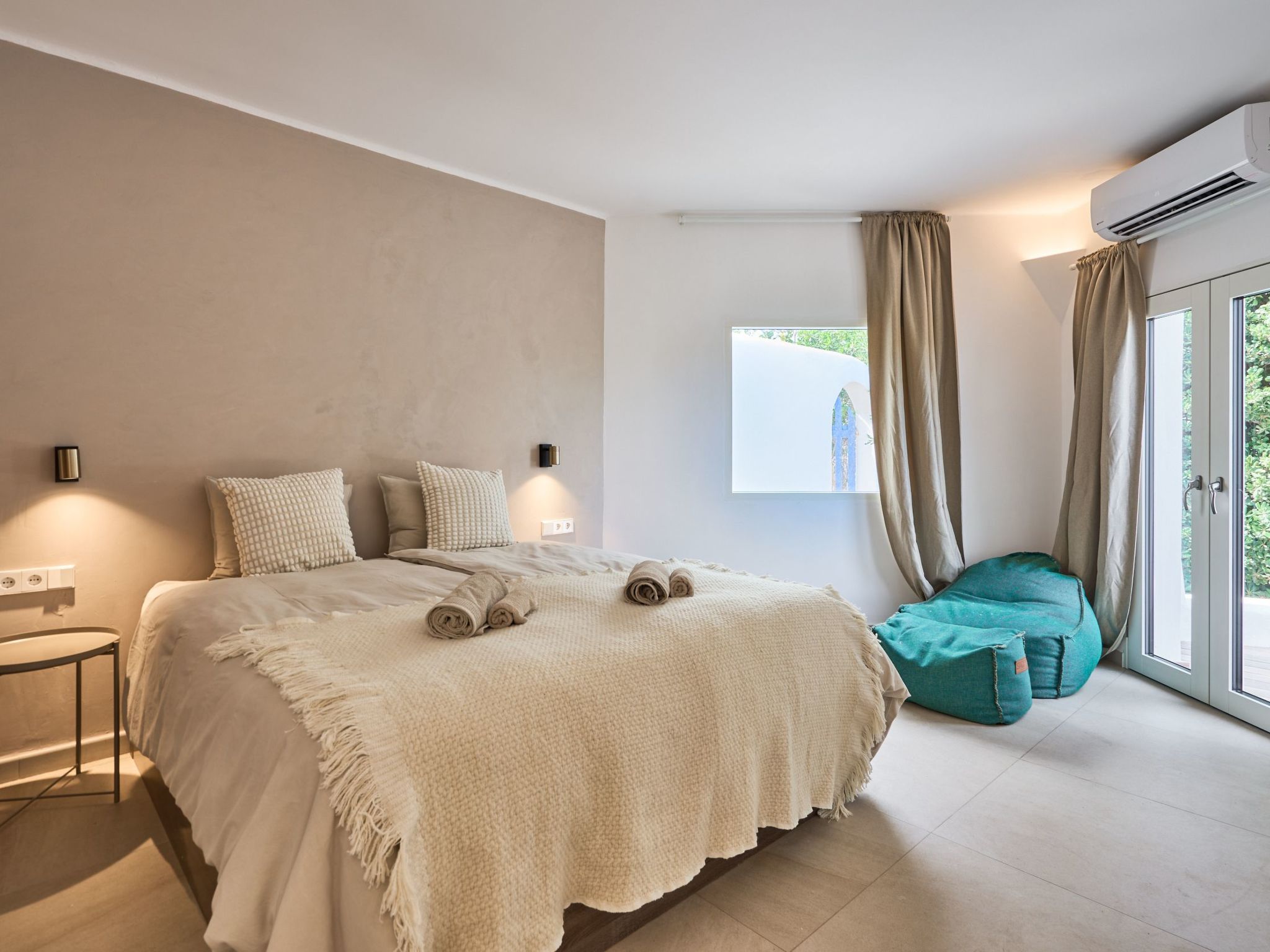 Lago-Image-tags.info