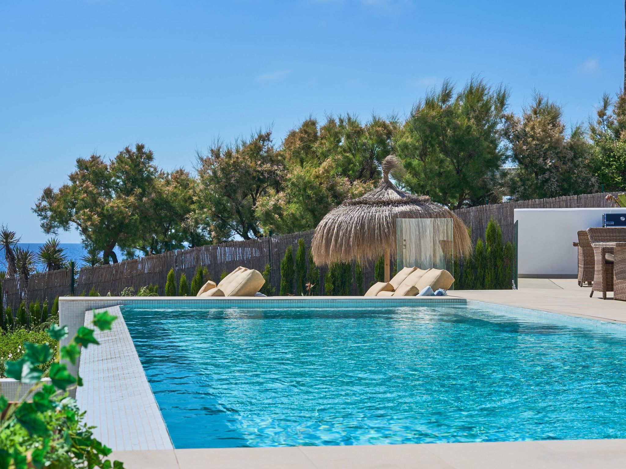 Lago-Image-tags.info