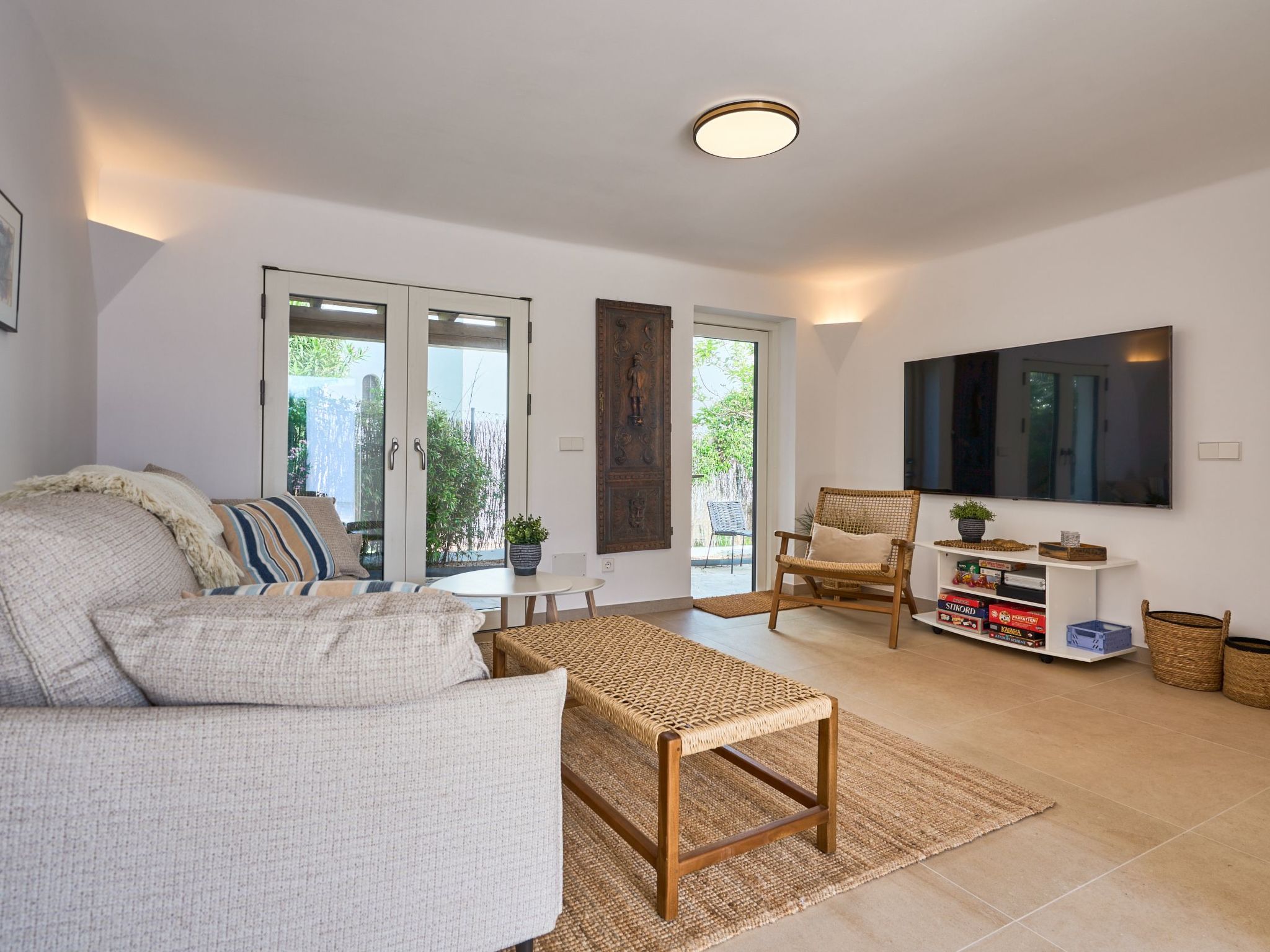 Lago-Image-tags.info