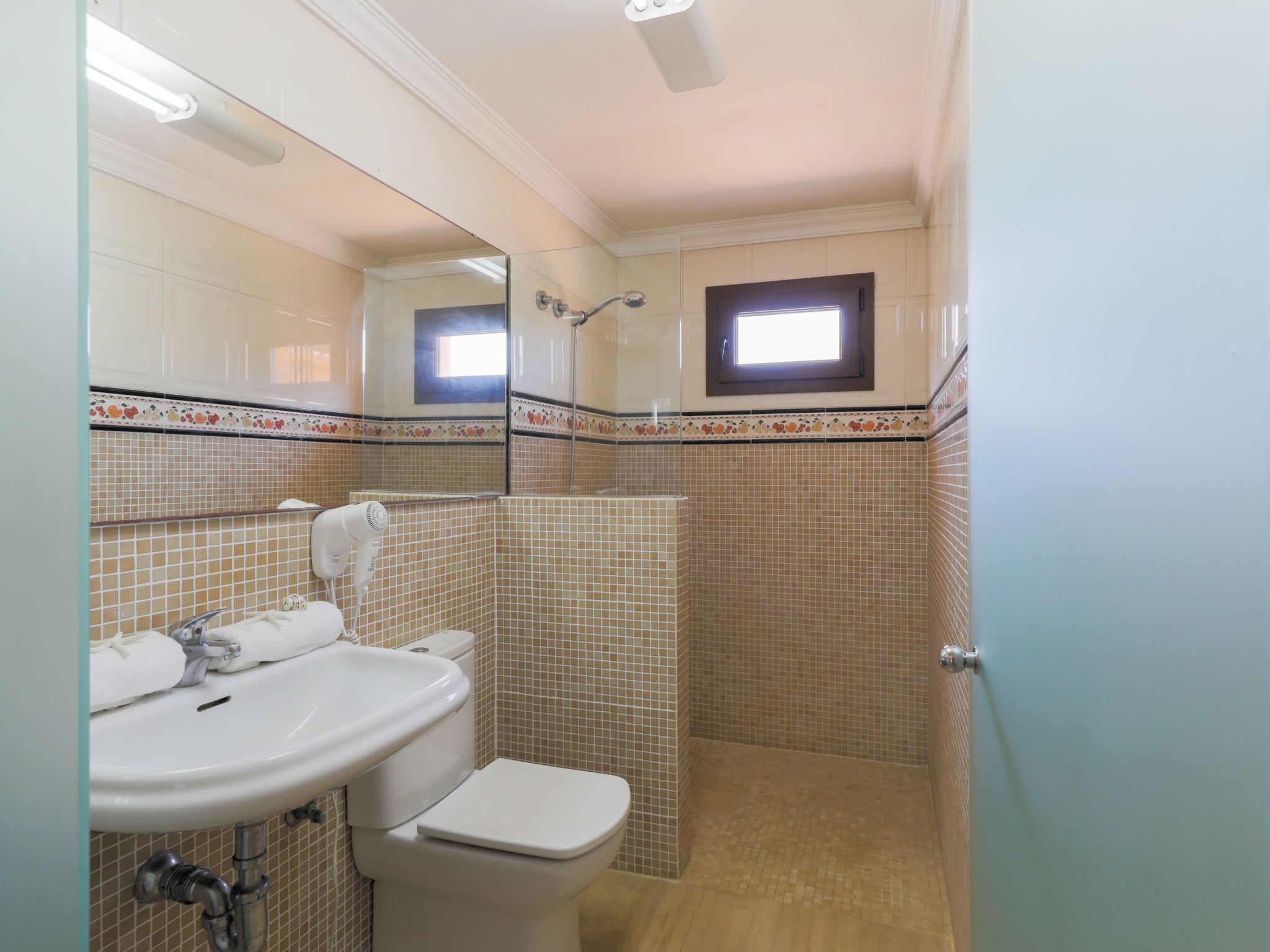 Sivina Sanau-Image-tags.info