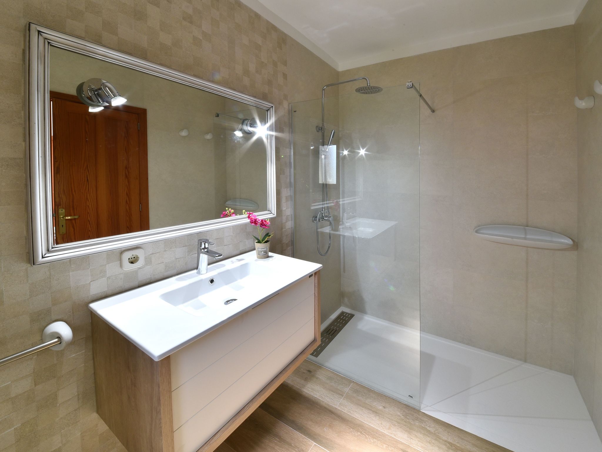 Jeroni-Image-tags.info