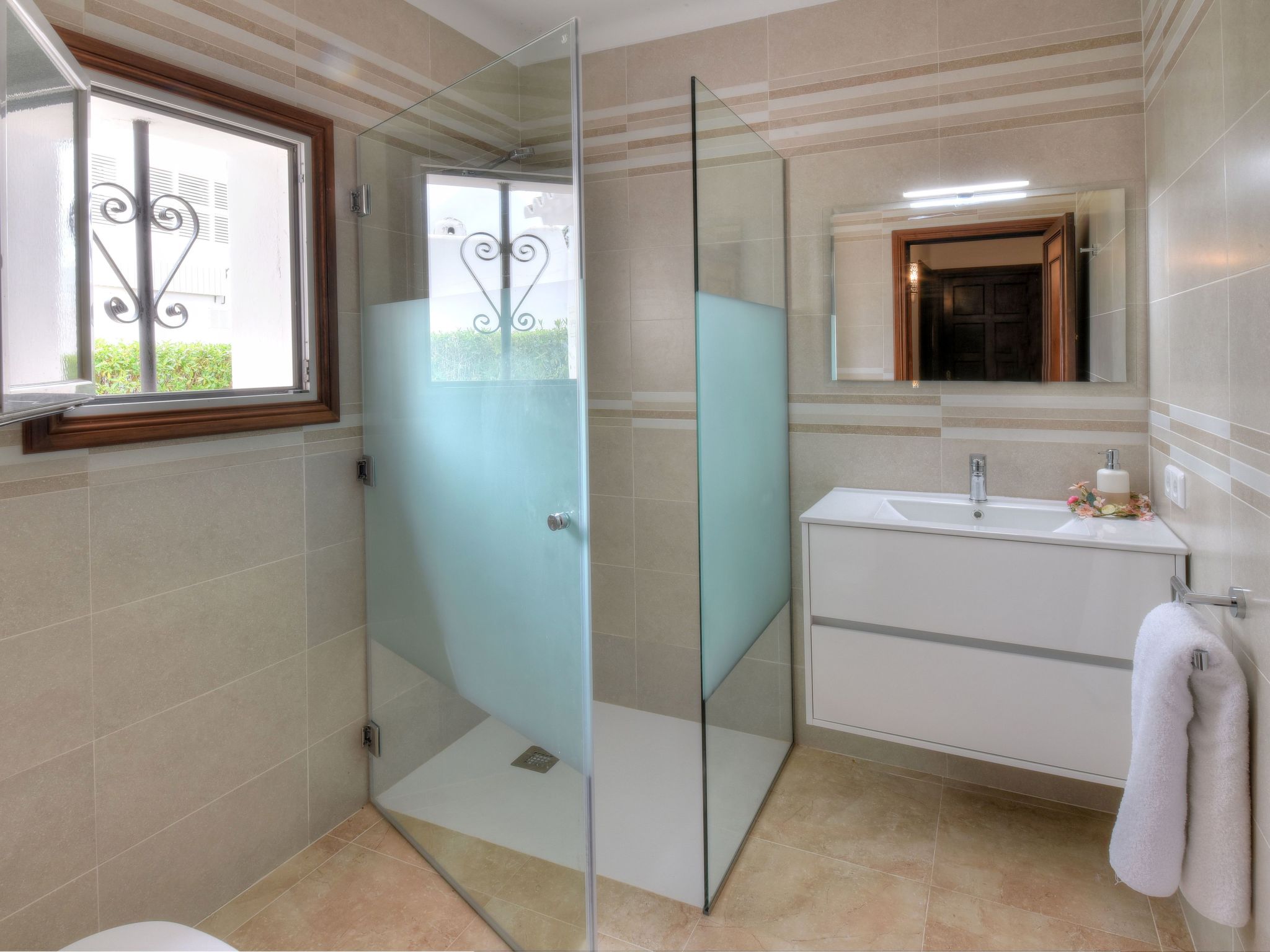 Dos Pinos-Image-tags.info