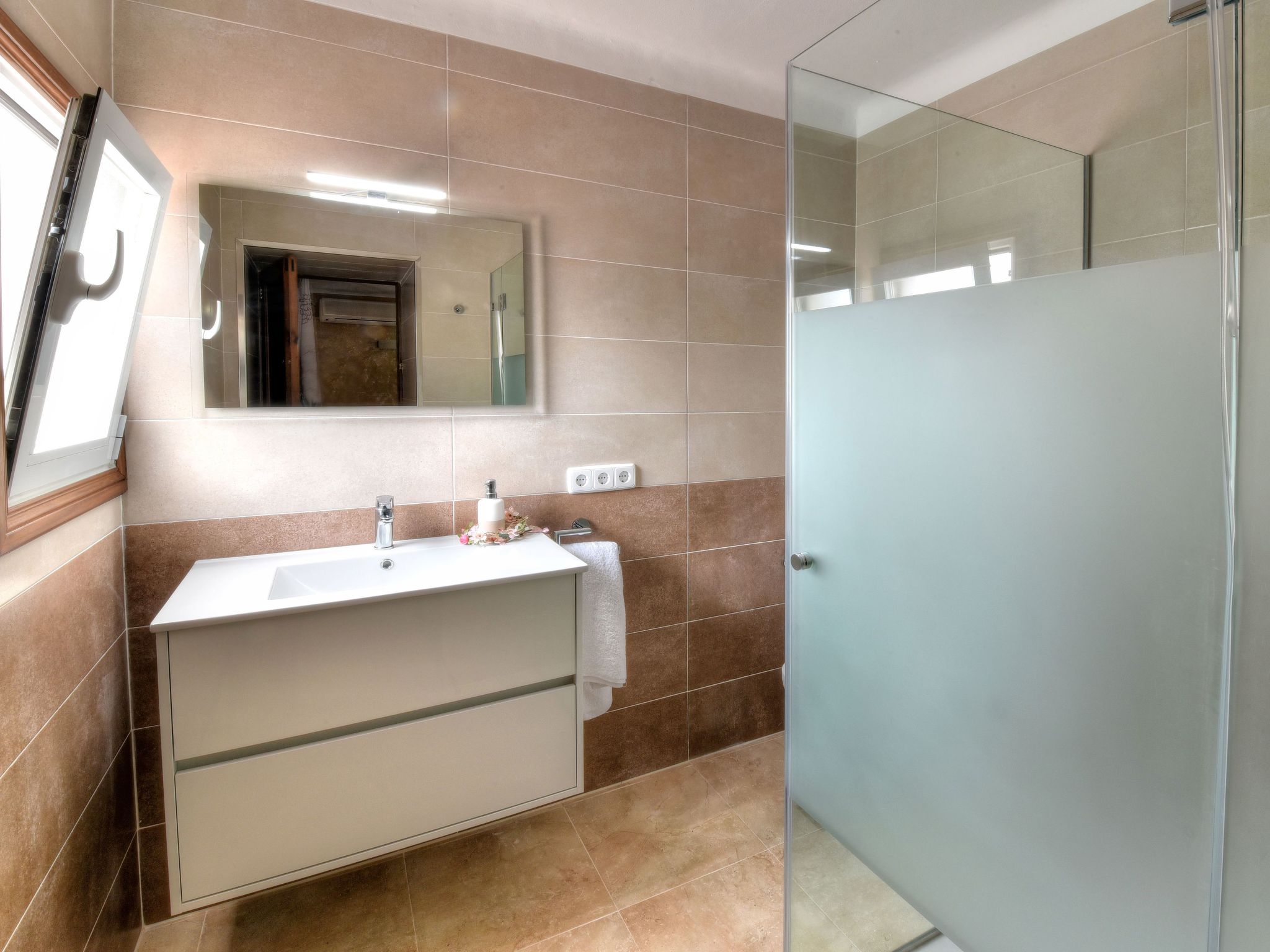 Dos Pinos-Image-tags.info