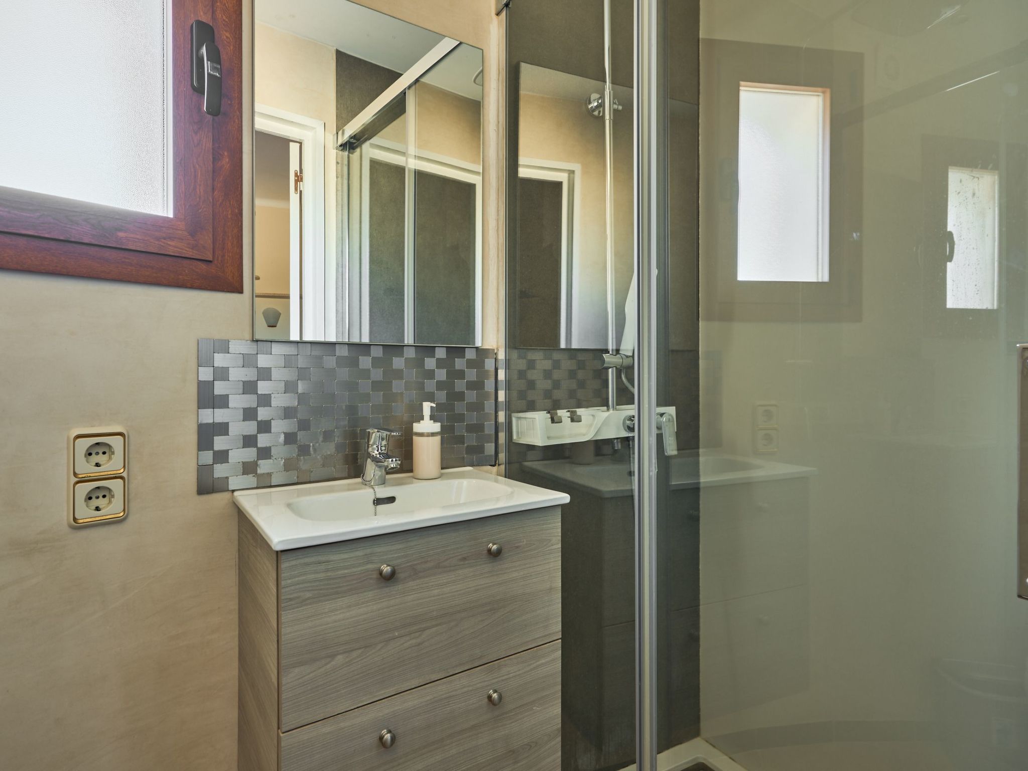 Marta-Image-tags.info