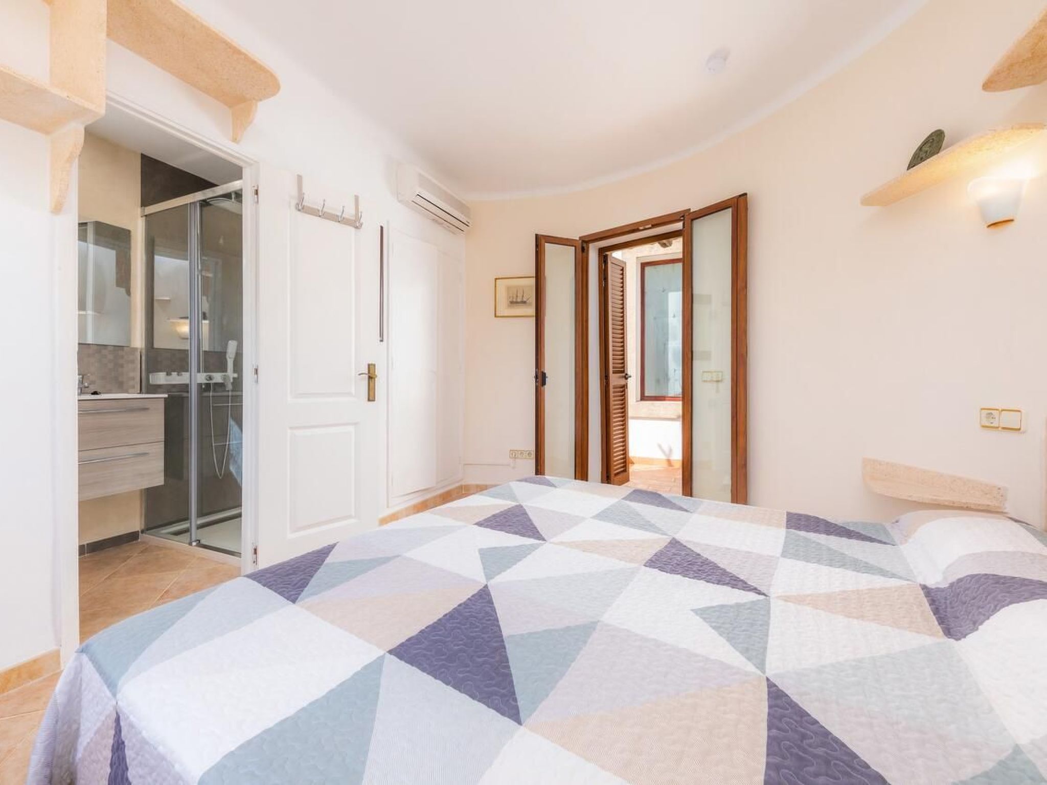 Marta-Image-tags.info