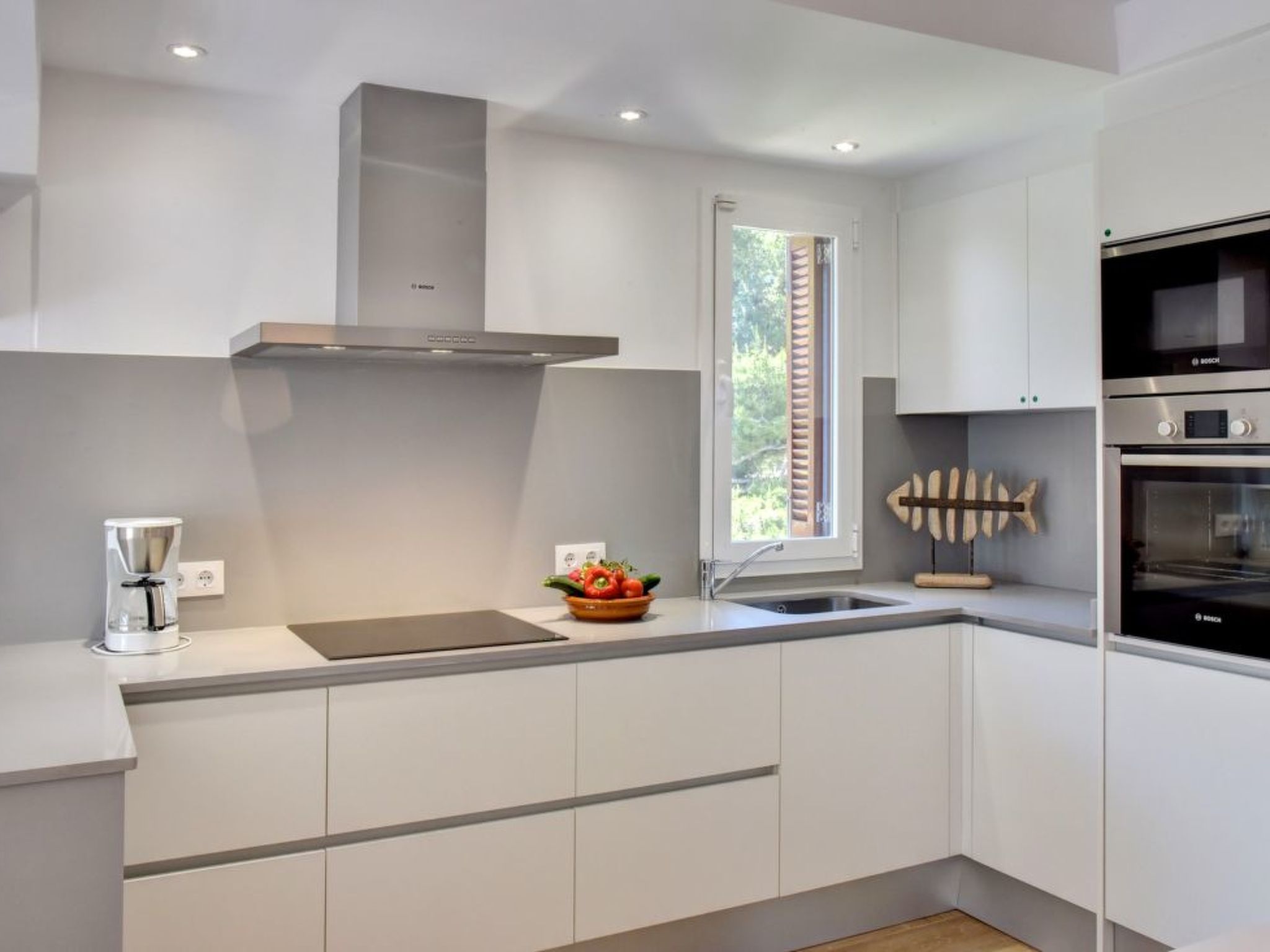 Neu renoviertes, modernes Apartment für 4 Personen, direkt an der Cala Ferrera-Image-tags.info