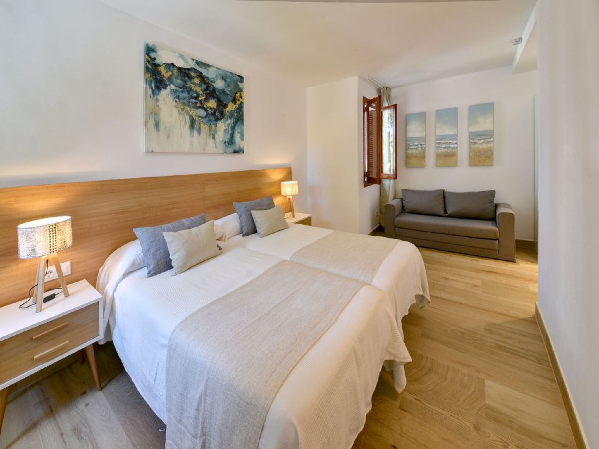 Neu renoviertes, modernes Apartment für 4 Personen, direkt an der Cala Ferrera-Image-tags.info