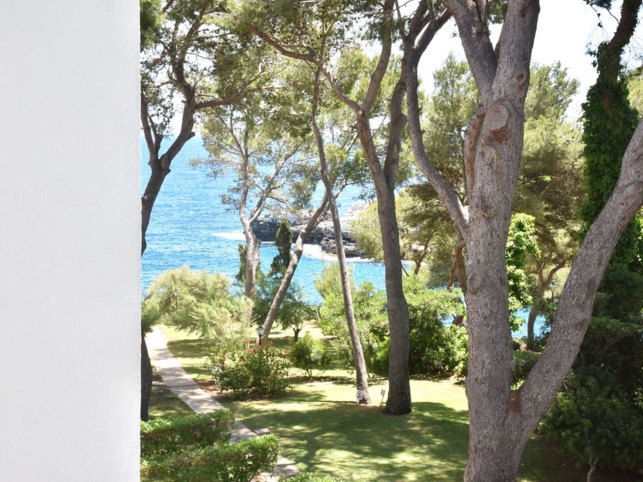 Neu renoviertes, modernes Apartment für 4 Personen, direkt an der Cala Ferrera-Image-tags.info