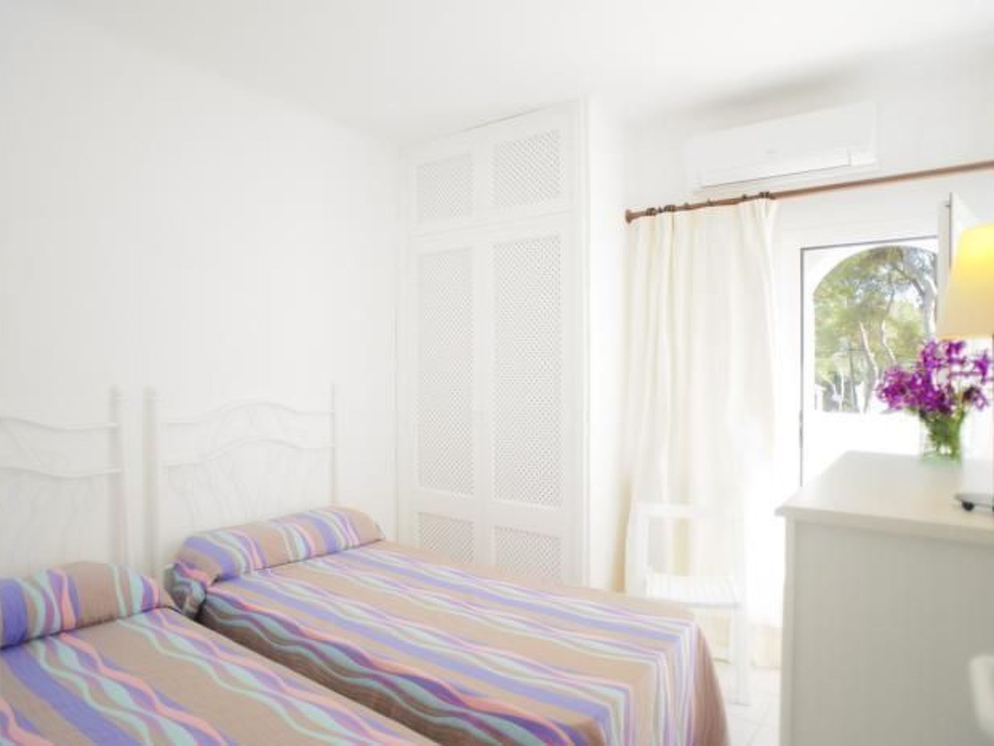 Pineda-Image-tags.info