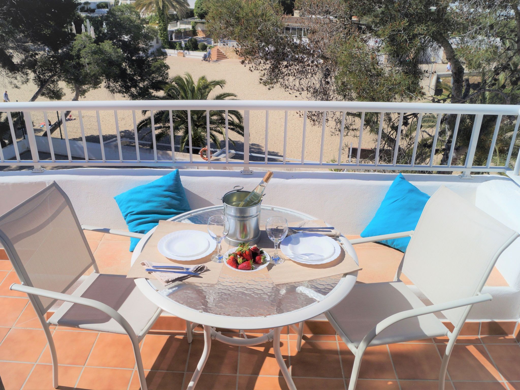 Bungalow con piscina-Binnen