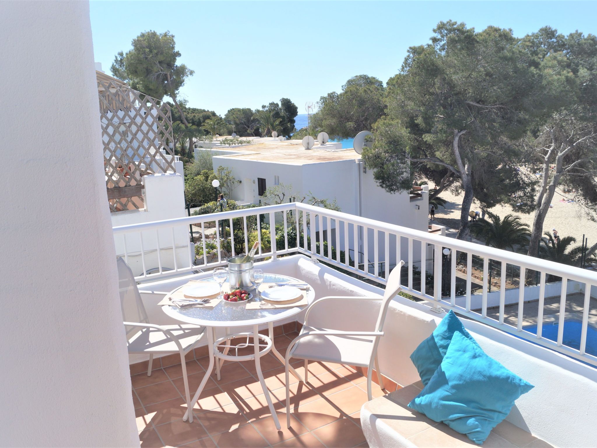 Bungalow con piscina-Binnen