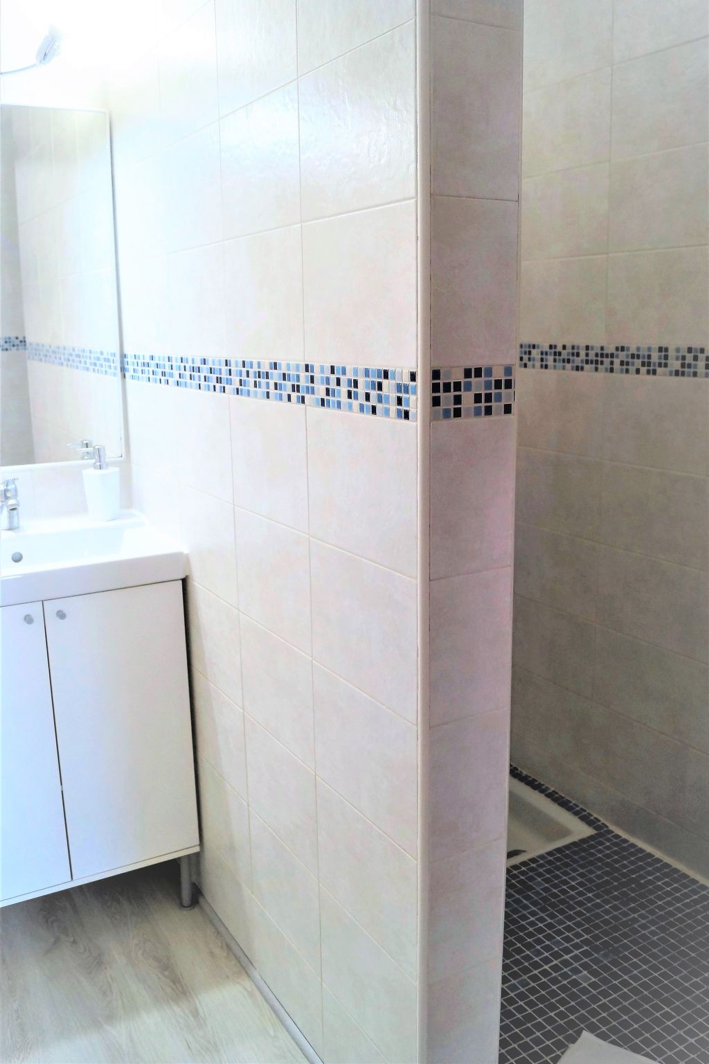 Bungalow con piscina-Binnen