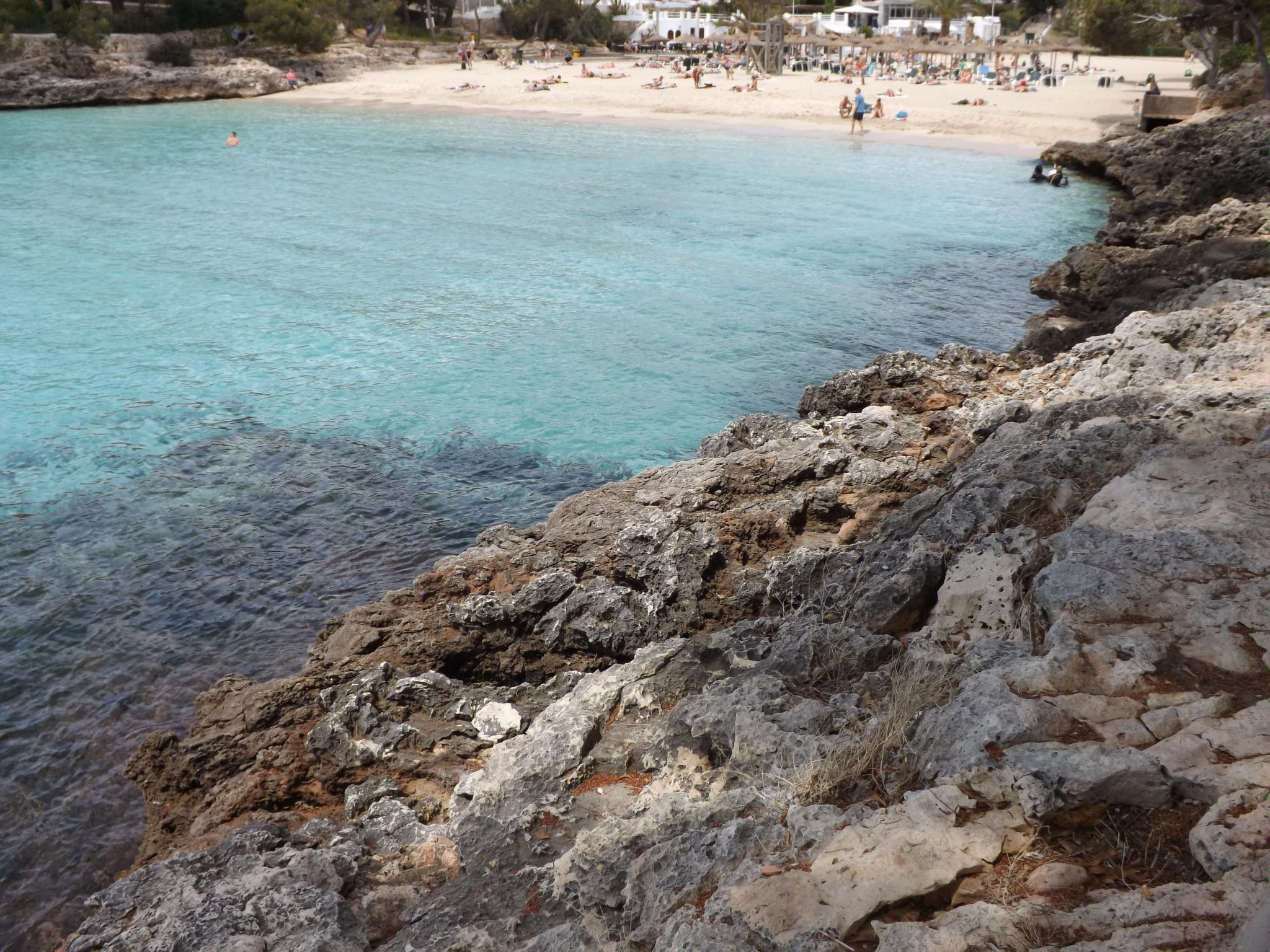 Bungalow con piscina-Binnen