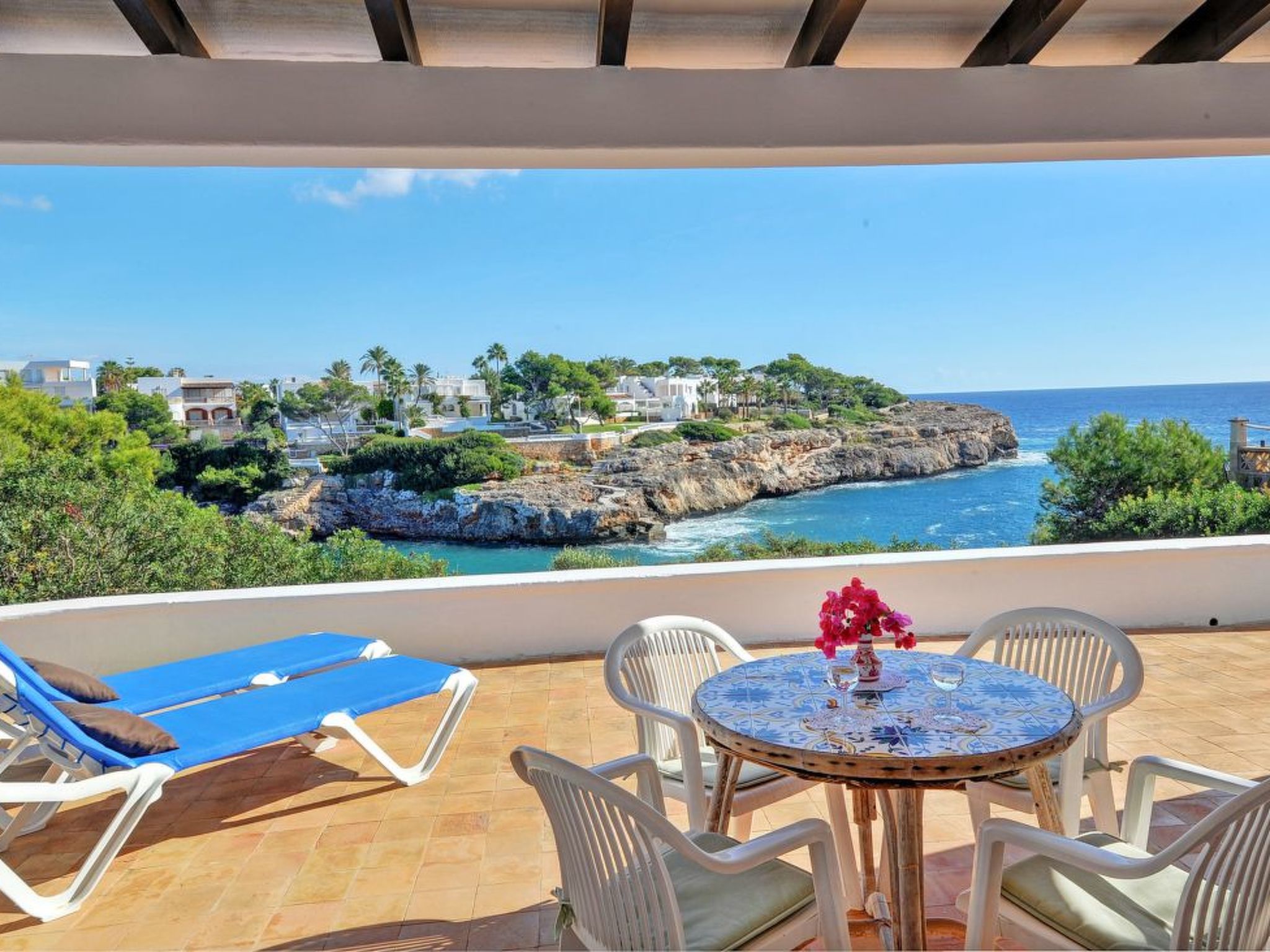 Einfaches Ferienhaus für 6 Personen in erster Meereslinie