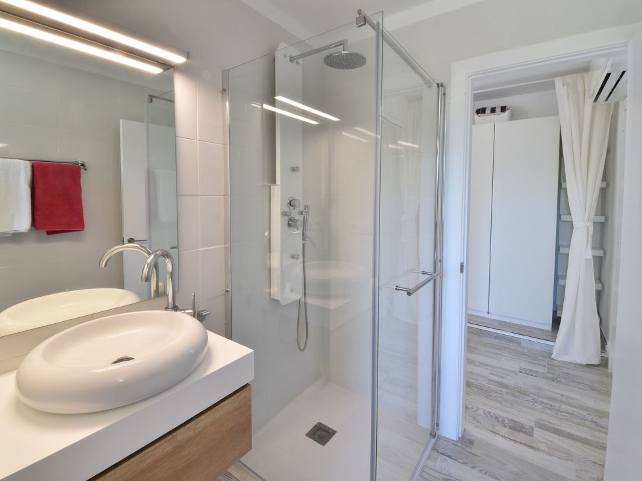 Photo of Modernes helles 3-Schlafzimmer Apartment mit Klimaanlage, 2017 komplett neu ren