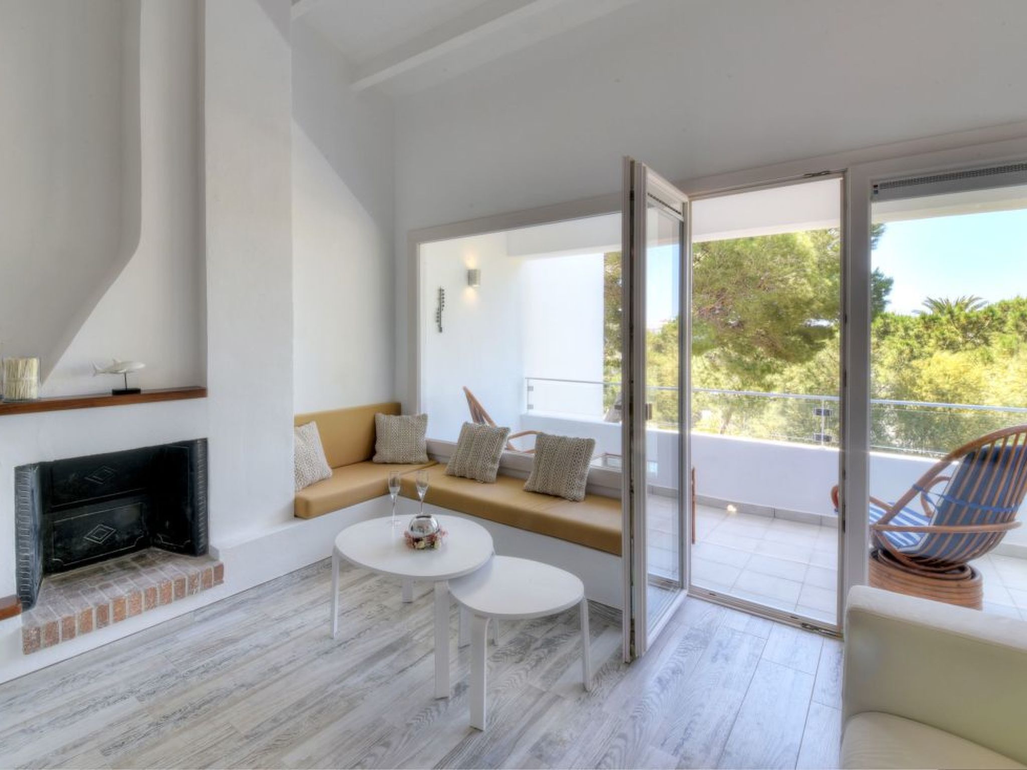 Photo of Modernes helles 3-Schlafzimmer Apartment mit Klimaanlage, 2017 komplett neu ren